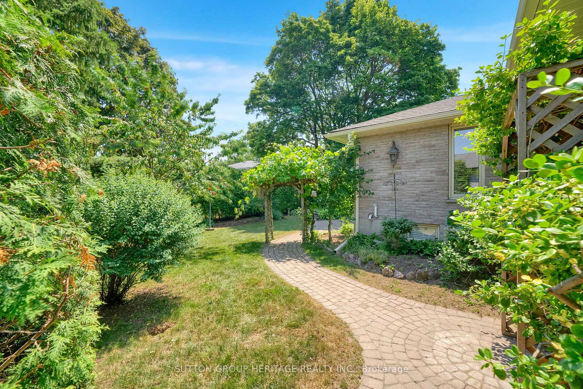 Photo 35 of 391 Rossmount Avenue, Oshawa, Northglen — HOMEH