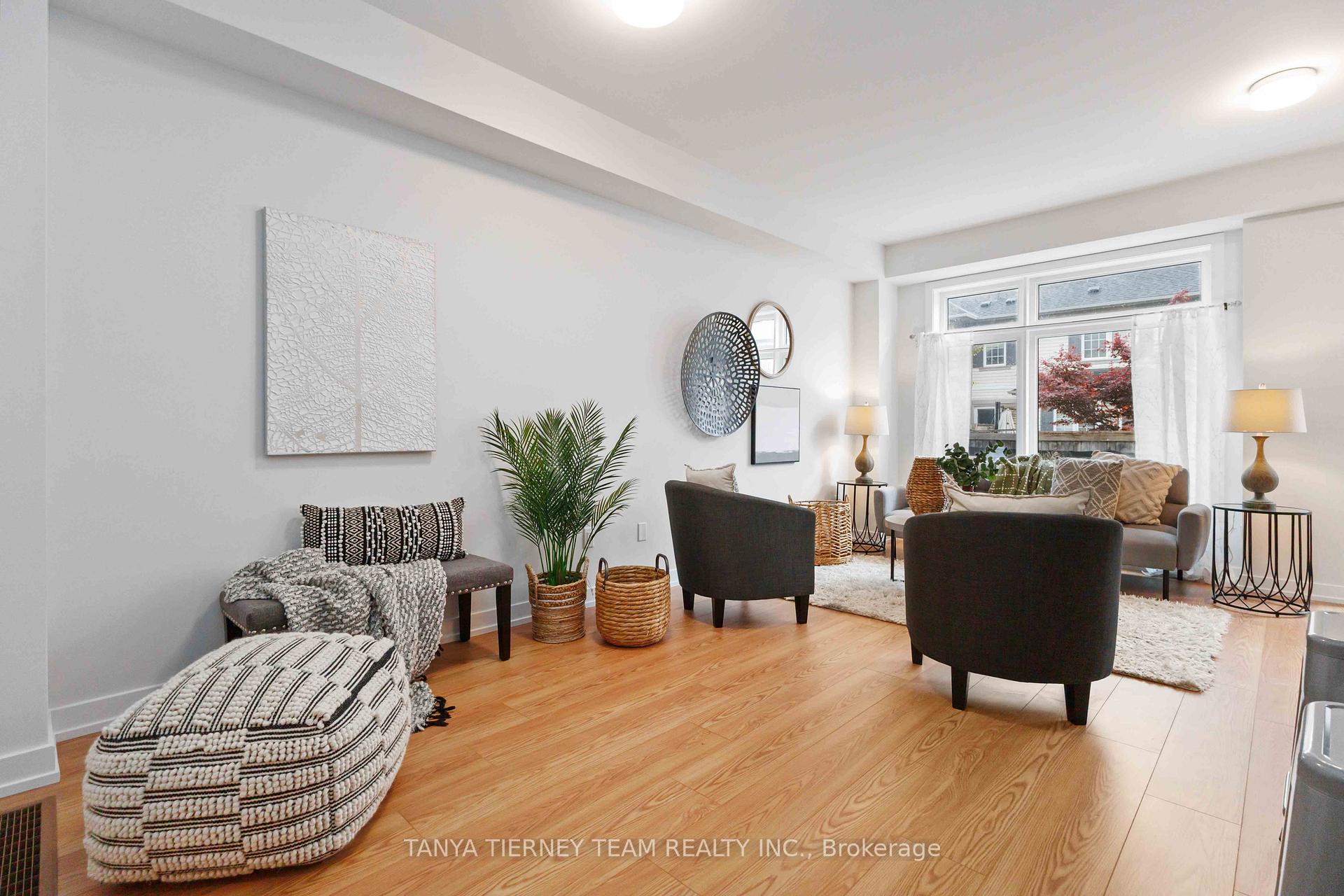 Photo 14 of 6 Observatory Way, Whitby, Blue Grass Meadows — HOMEH