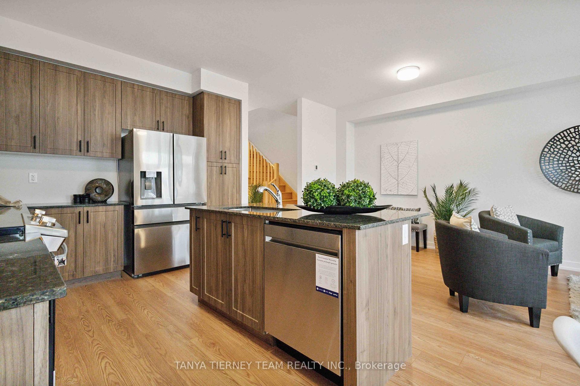 Photo 11 of 6 Observatory Way, Whitby, Blue Grass Meadows — HOMEH