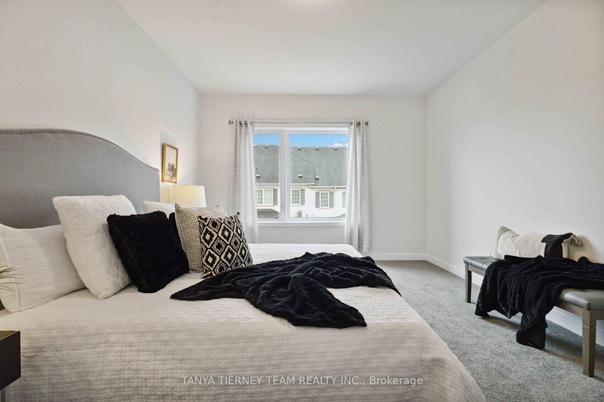 Photo 20 of 6 Observatory Way, Whitby, Blue Grass Meadows — HOMEH
