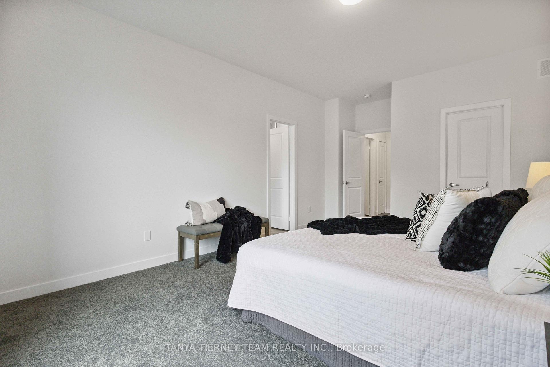 Photo 25 of 6 Observatory Way, Whitby, Blue Grass Meadows — HOMEH