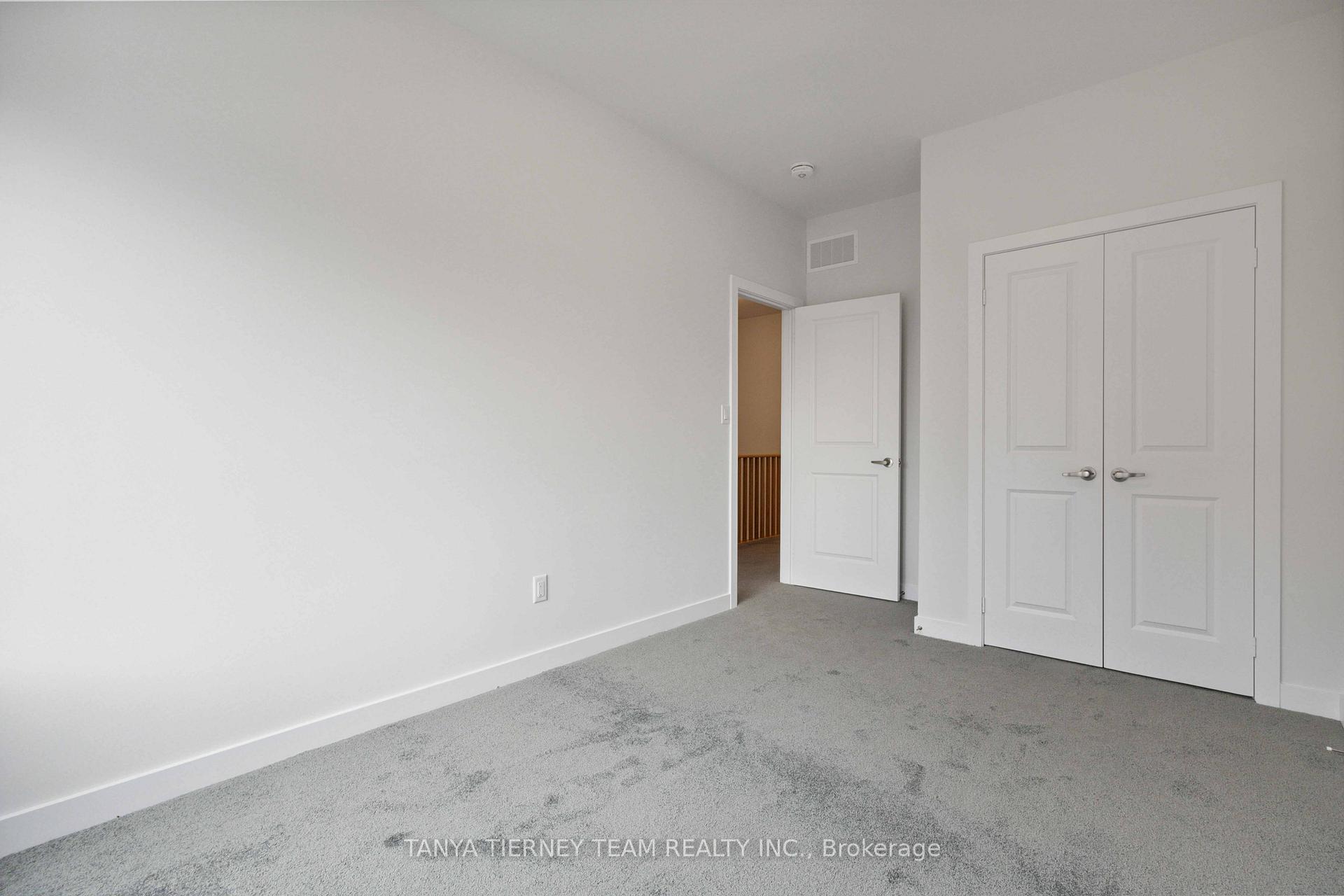Photo 35 of 6 Observatory Way, Whitby, Blue Grass Meadows — HOMEH