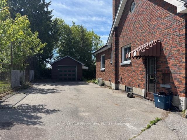 Photo 2 of 213 Banting Avenue, Oshawa, Central — HOMEH