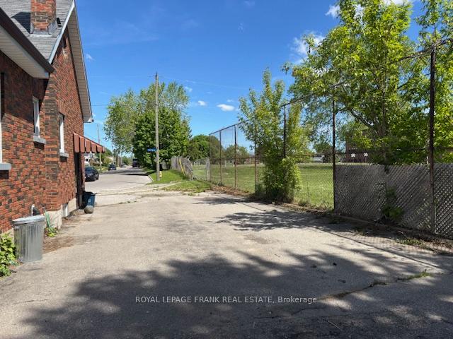 Photo 9 of 213 Banting Avenue, Oshawa, Central — HOMEH