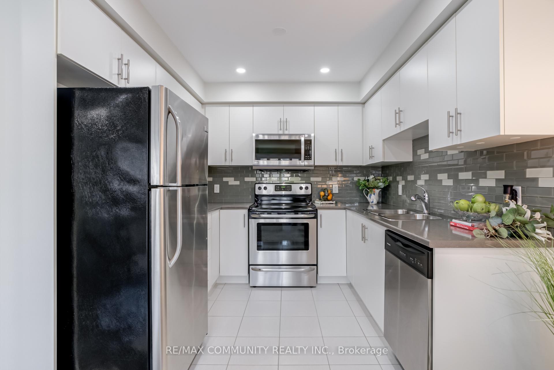 Photo 5 of 52 Nearco Crescent, Oshawa, Windfields — HOMEH