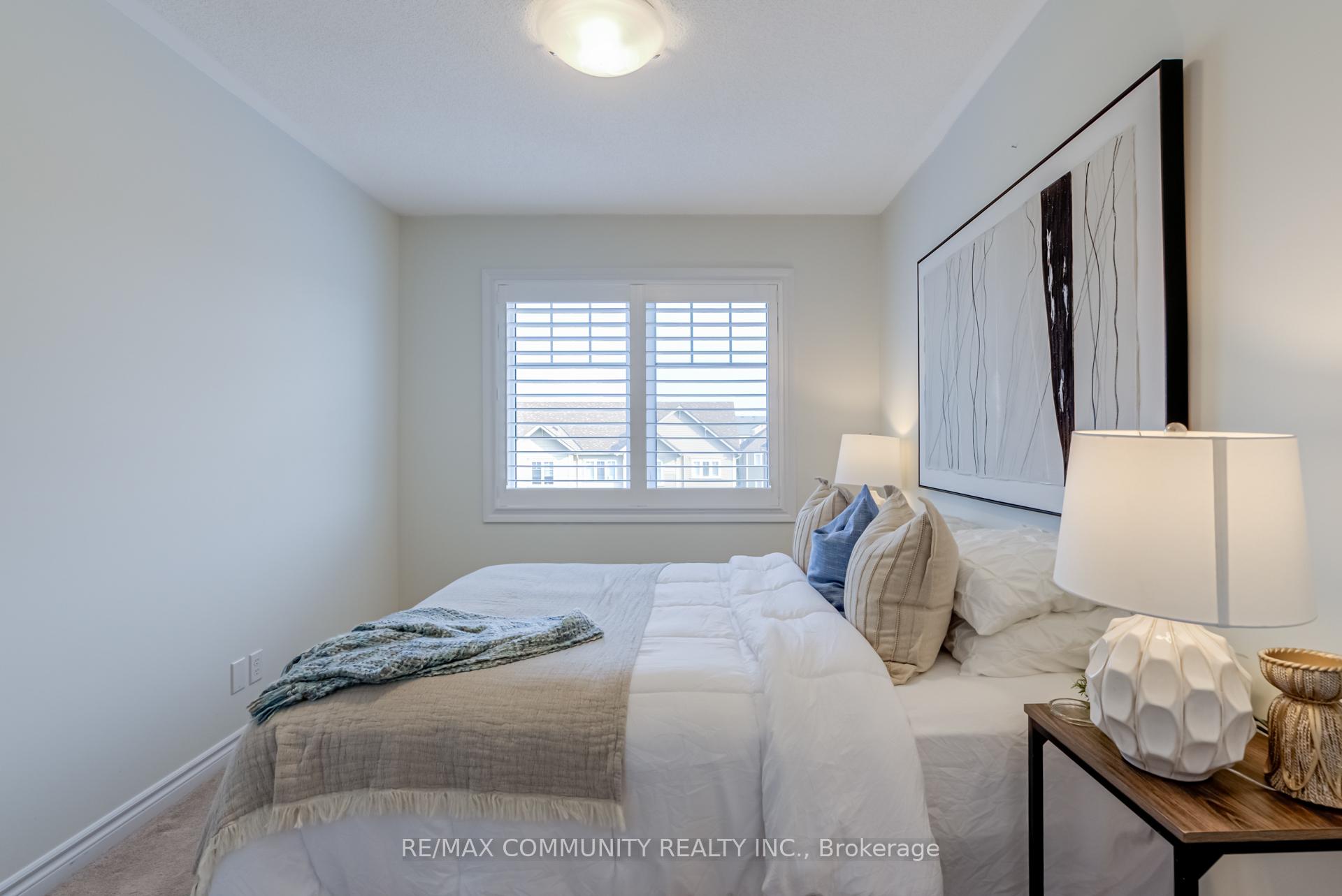 Photo 12 of 52 Nearco Crescent, Oshawa, Windfields — HOMEH