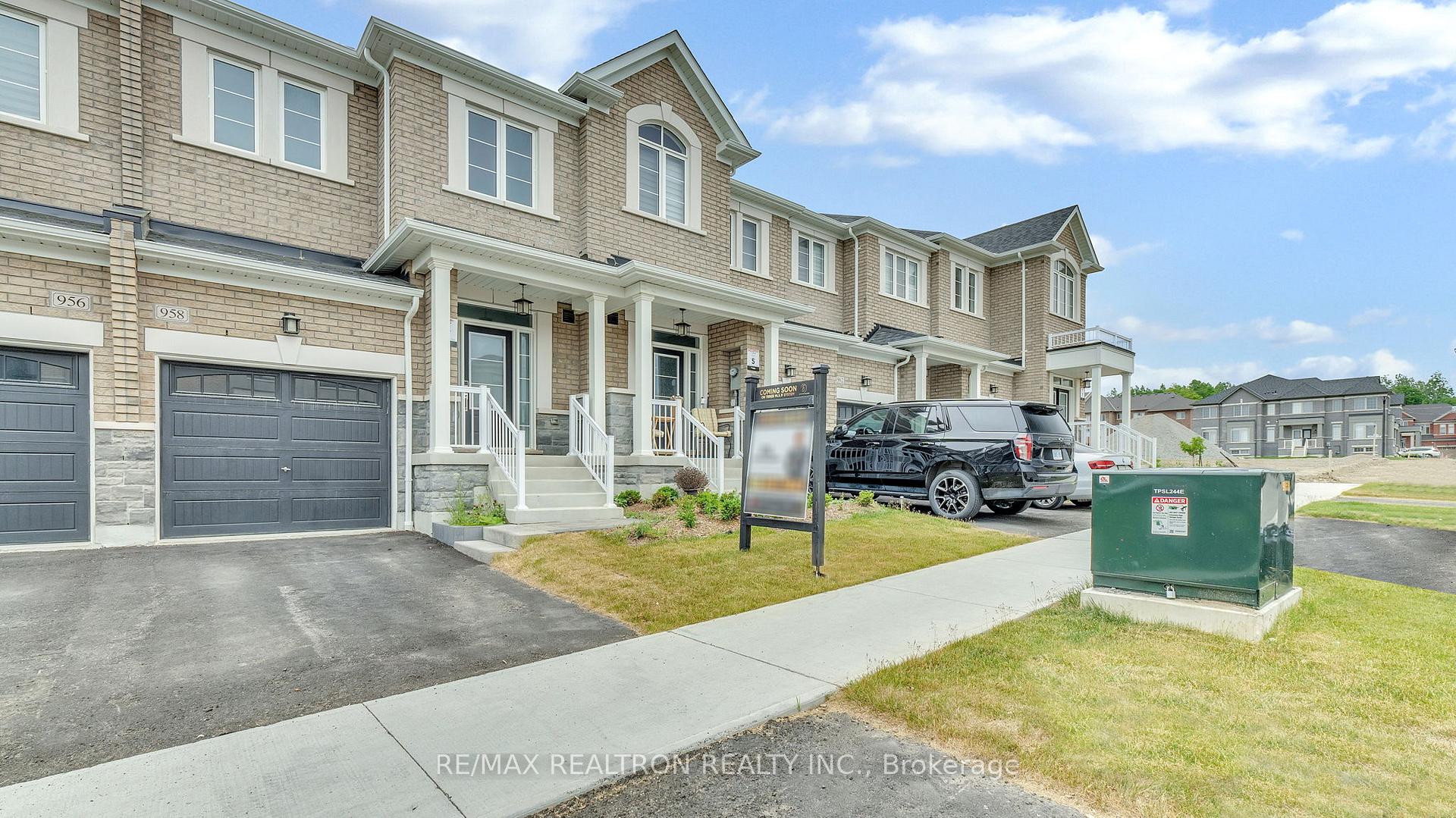Photo 1 of 958 Grosbeak Trail, Pickering, Rural Pickering — HOMEH
