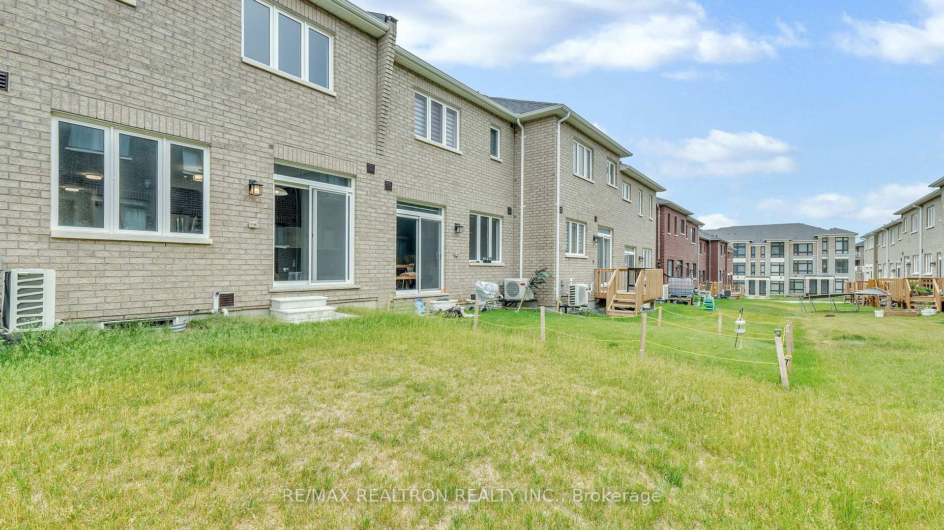 Photo 19 of 958 Grosbeak Trail, Pickering, Rural Pickering — HOMEH