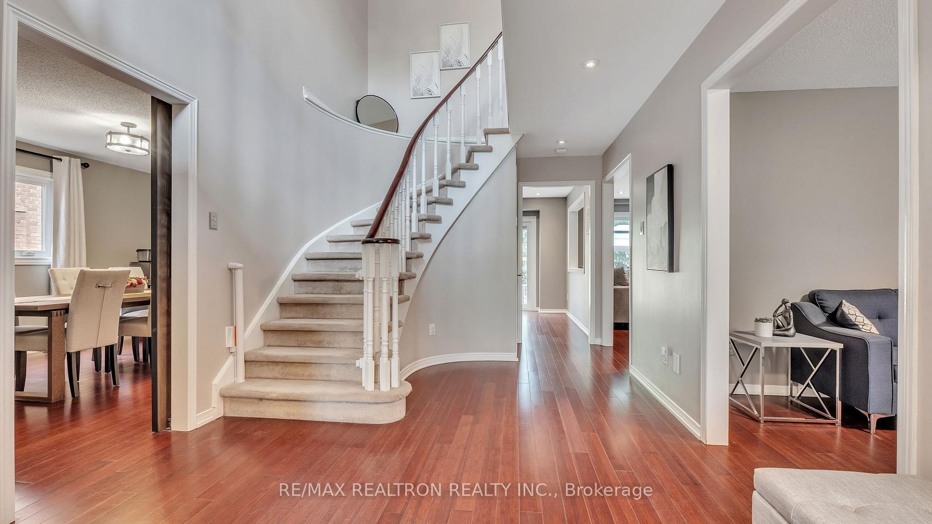 Photo 5 of 8 Falstaff Crescent, Whitby, Rolling Acres — HOMEH