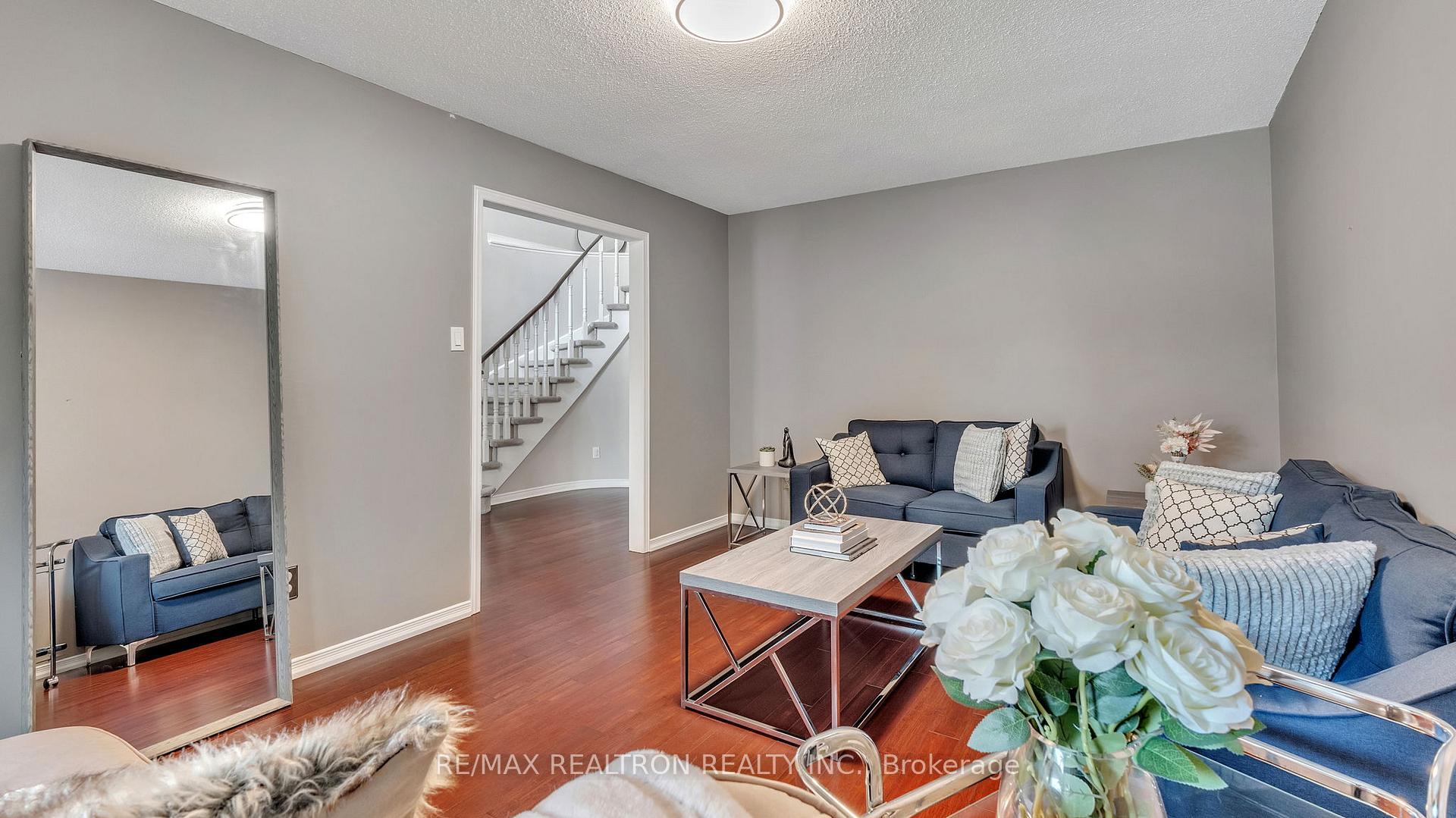 Photo 2 of 8 Falstaff Crescent, Whitby, Rolling Acres — HOMEH
