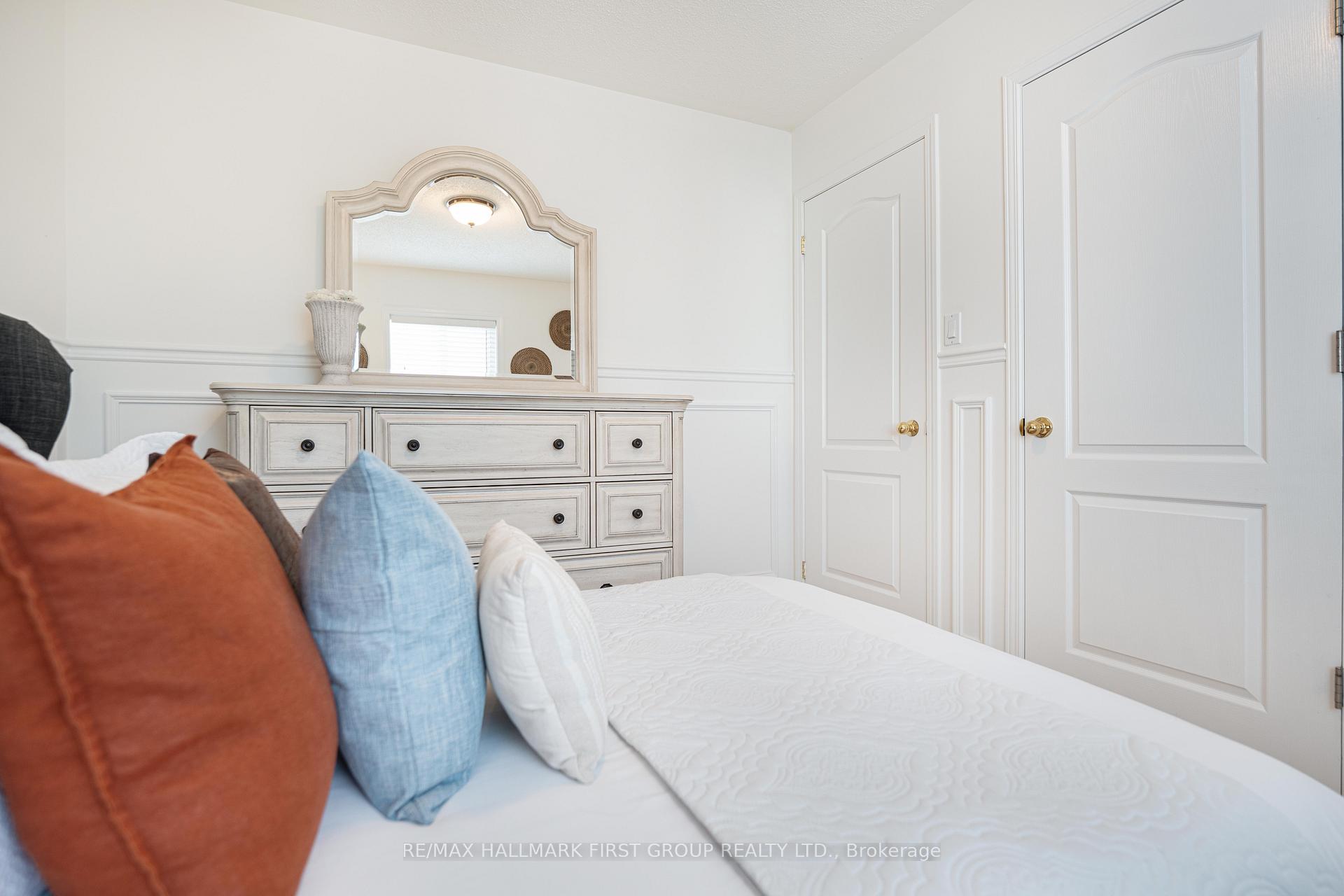 Photo 12 of 10 Stillwell Lane, Clarington, Newcastle — HOMEH