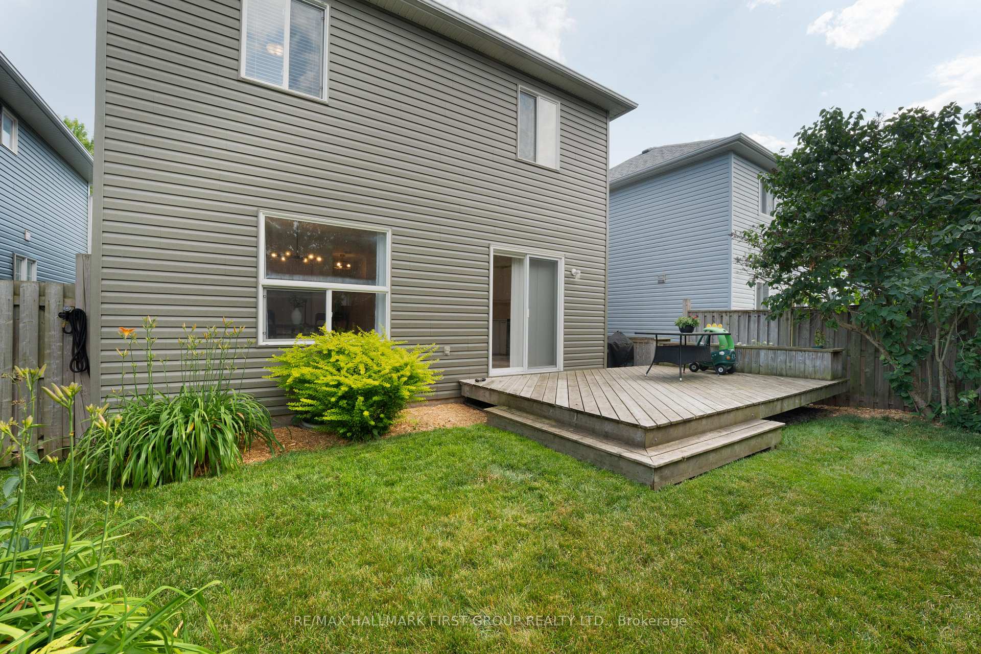 Photo 25 of 10 Stillwell Lane, Clarington, Newcastle — HOMEH