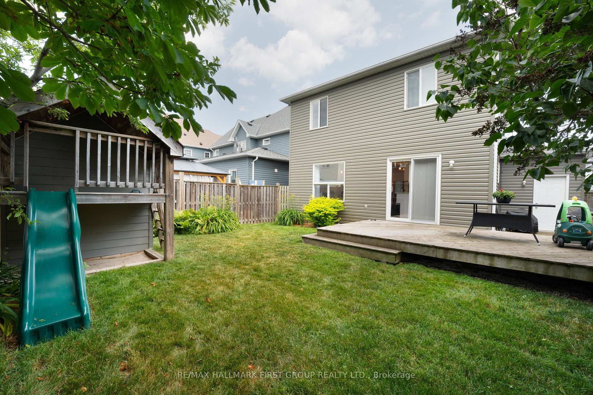 Photo 22 of 10 Stillwell Lane, Clarington, Newcastle — HOMEH