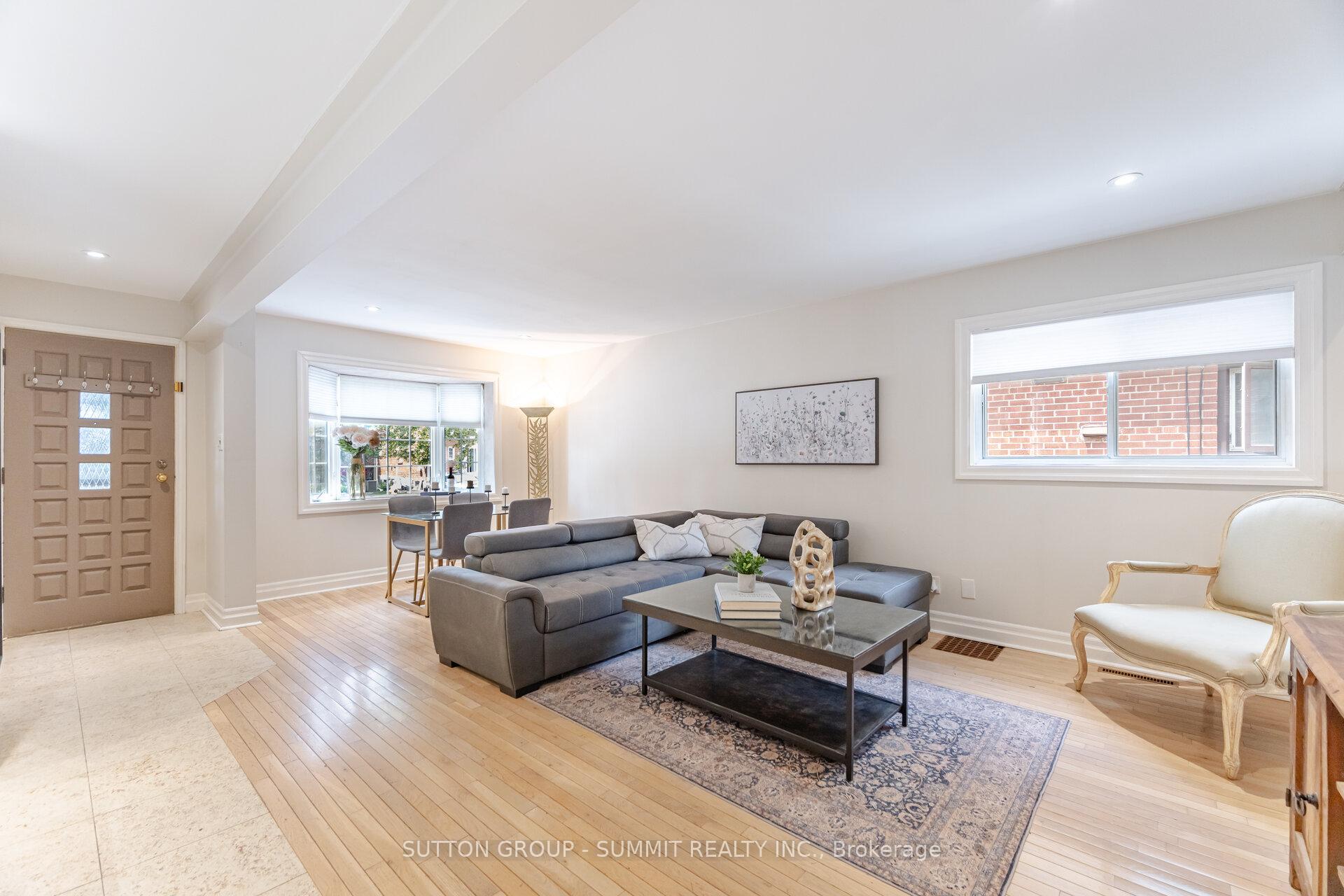 Photo 11 of 5 Norlong Boulevard, Toronto, East York — HOMEH