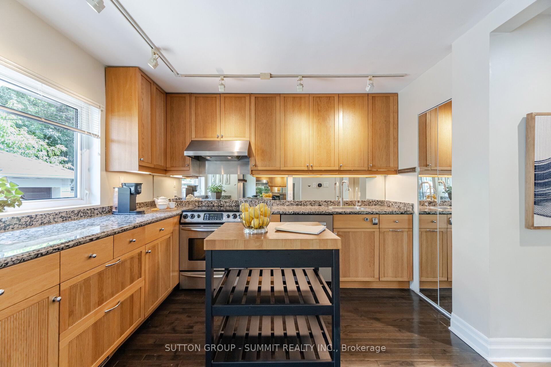 Photo 46 of 5 Norlong Boulevard, Toronto, East York — HOMEH