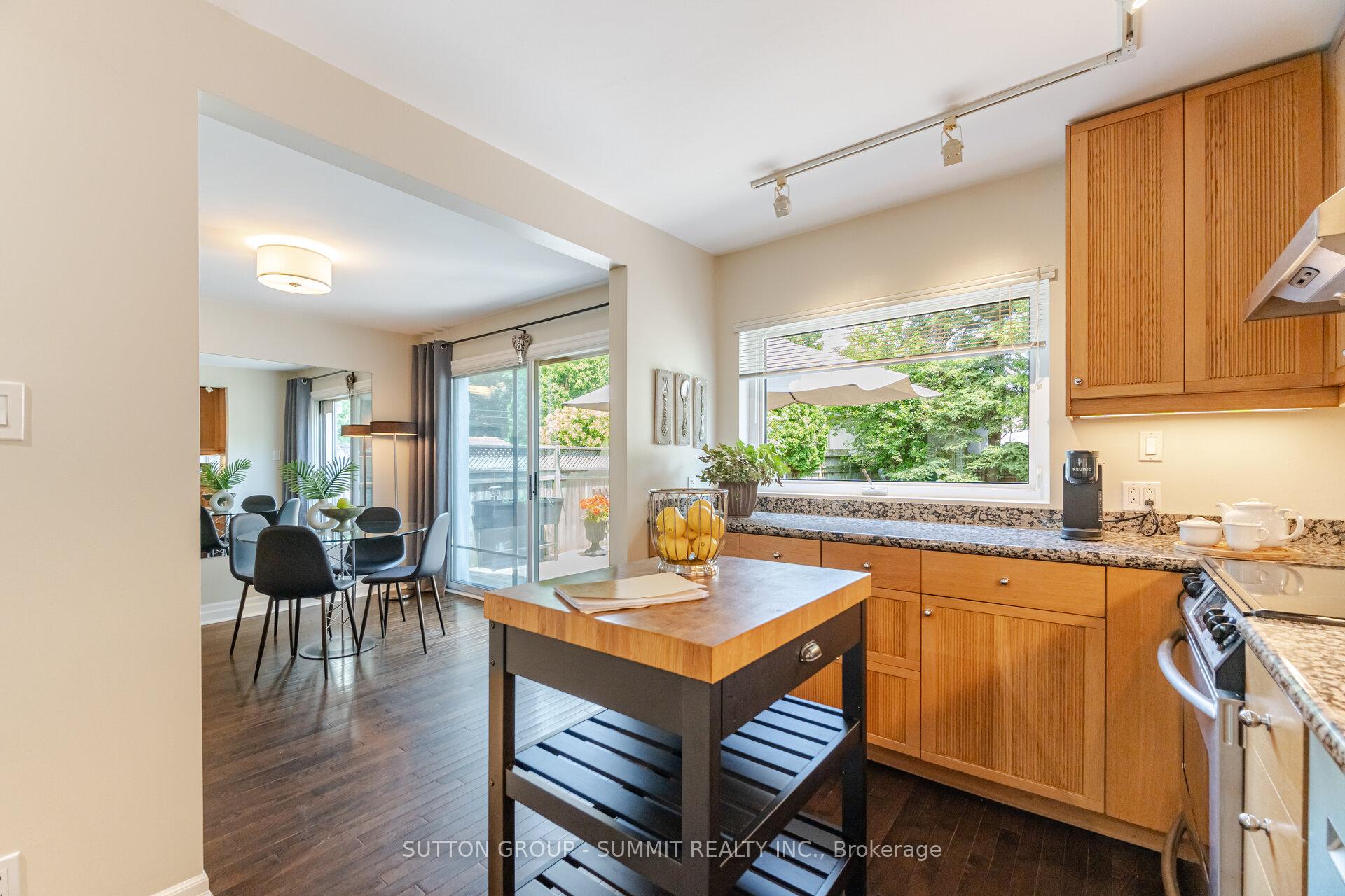 Photo 21 of 5 Norlong Boulevard, Toronto, East York — HOMEH