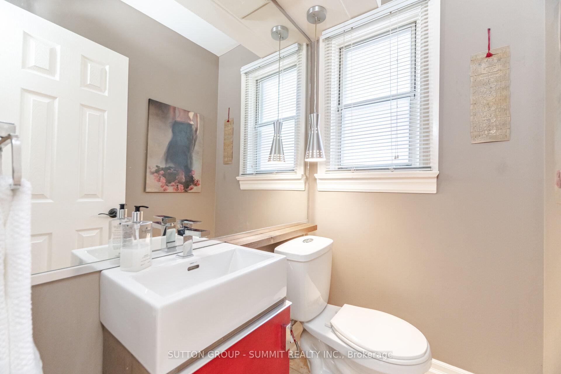 Photo 10 of 5 Norlong Boulevard, Toronto, East York — HOMEH