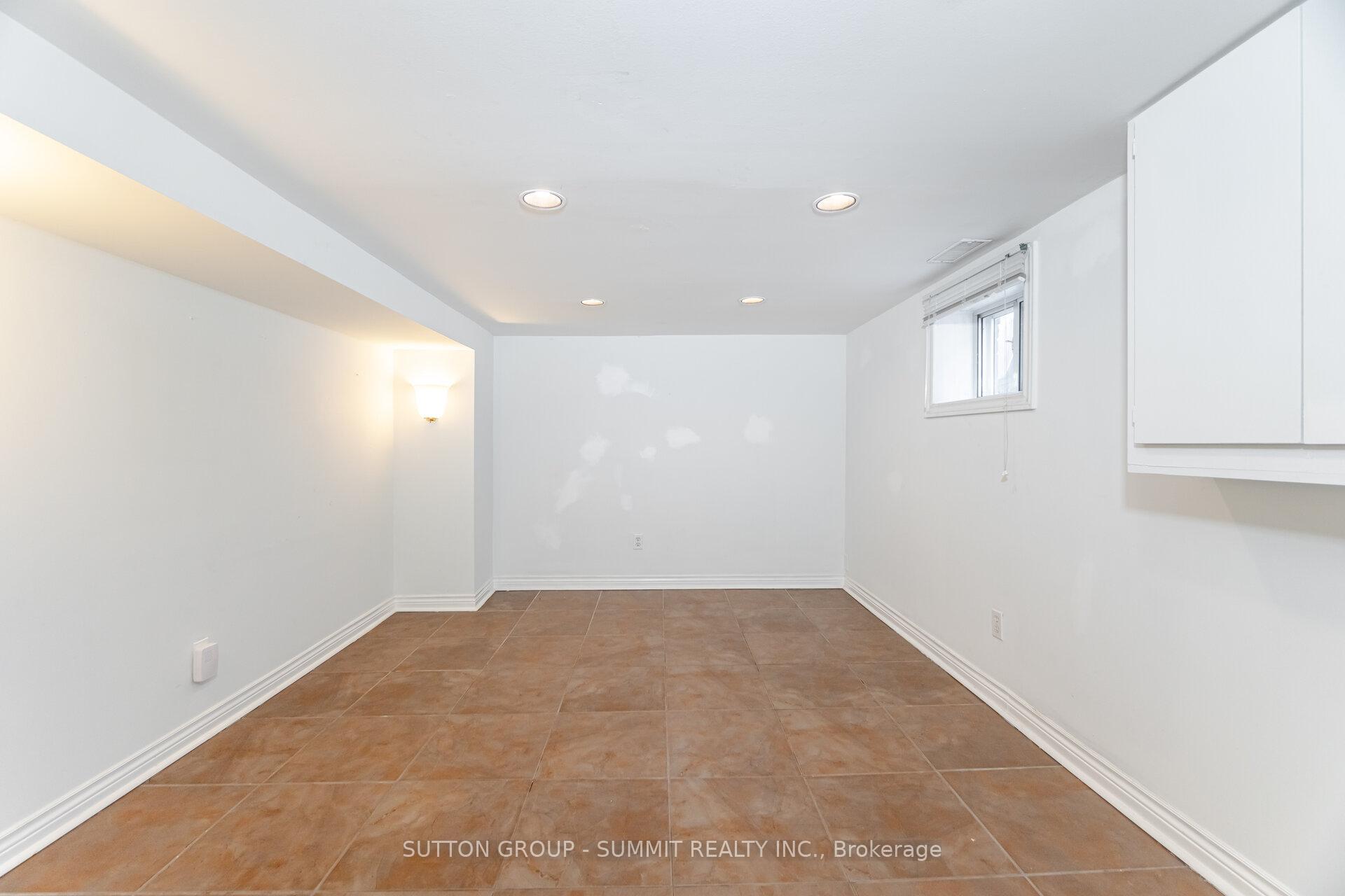 Photo 26 of 5 Norlong Boulevard, Toronto, East York — HOMEH