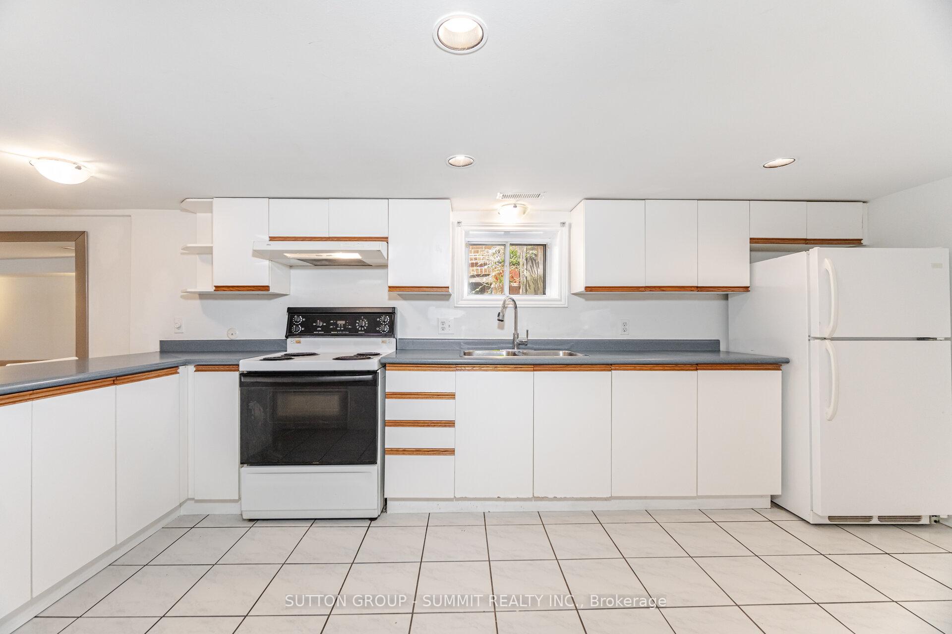 Photo 25 of 5 Norlong Boulevard, Toronto, East York — HOMEH