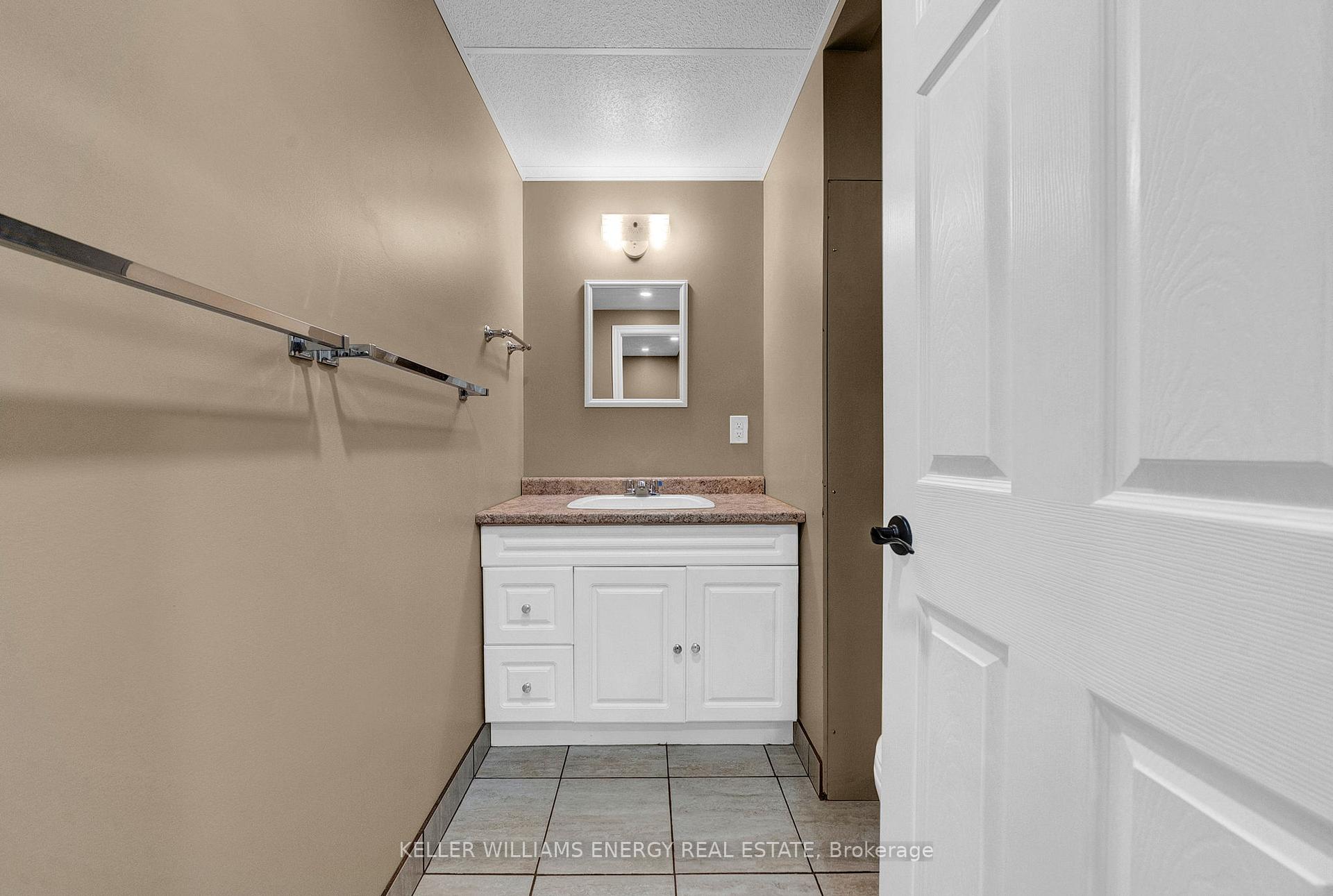 Photo 33 of 54 Irwin Road, Clarington, Orono — HOMEH