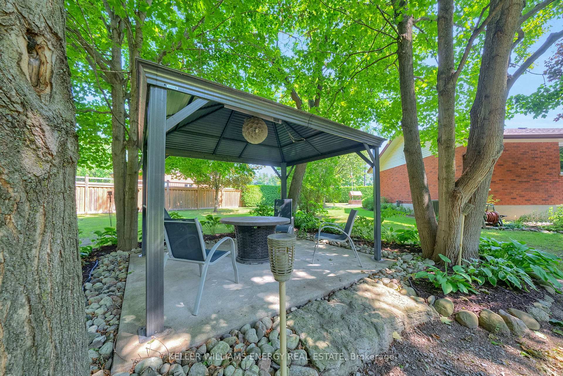 Photo 40 of 54 Irwin Road, Clarington, Orono — HOMEH