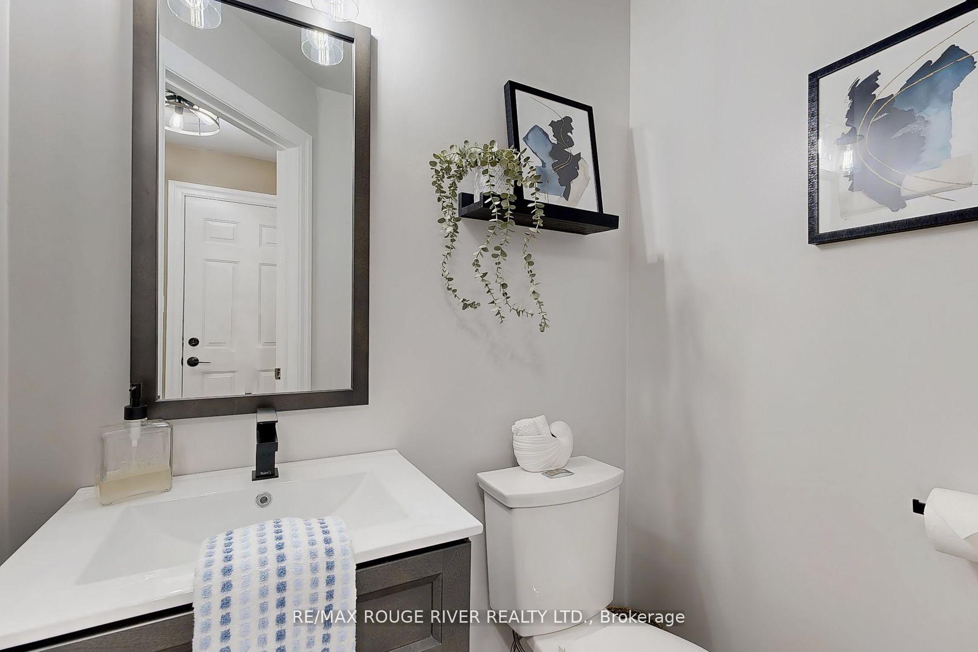 Photo 5 of 117 Brownridge Place, Whitby, Williamsburg — HOMEH