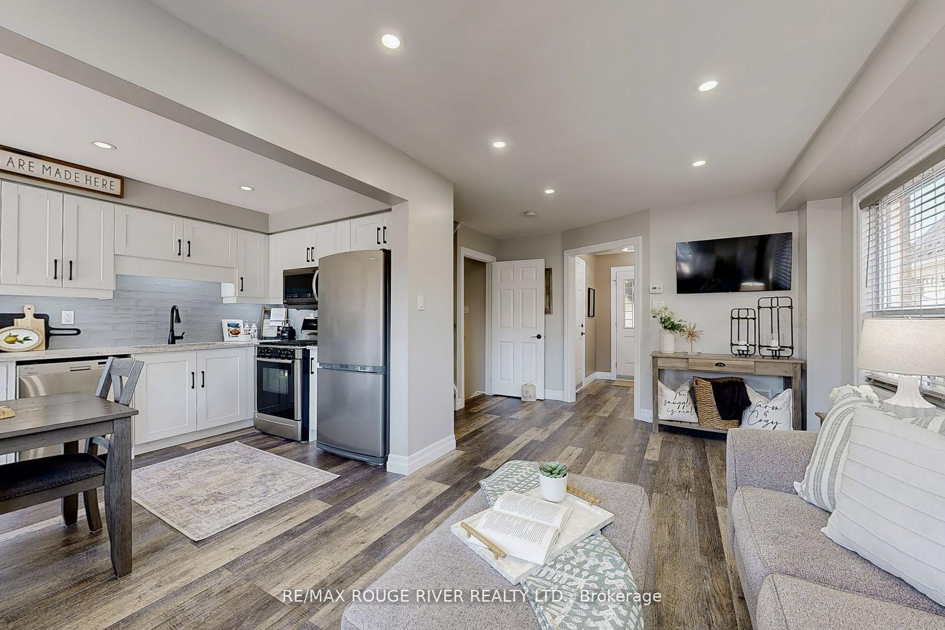 Photo 16 of 117 Brownridge Place, Whitby, Williamsburg — HOMEH