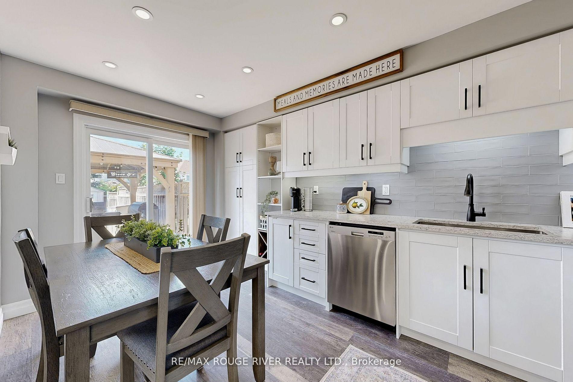Photo 13 of 117 Brownridge Place, Whitby, Williamsburg — HOMEH