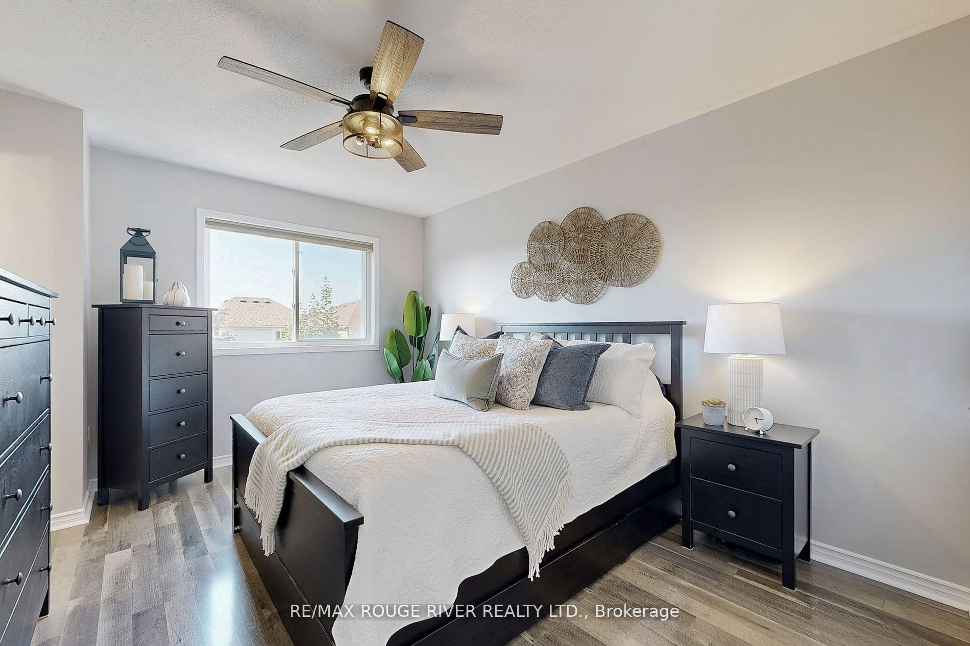 Photo 14 of 117 Brownridge Place, Whitby, Williamsburg — HOMEH