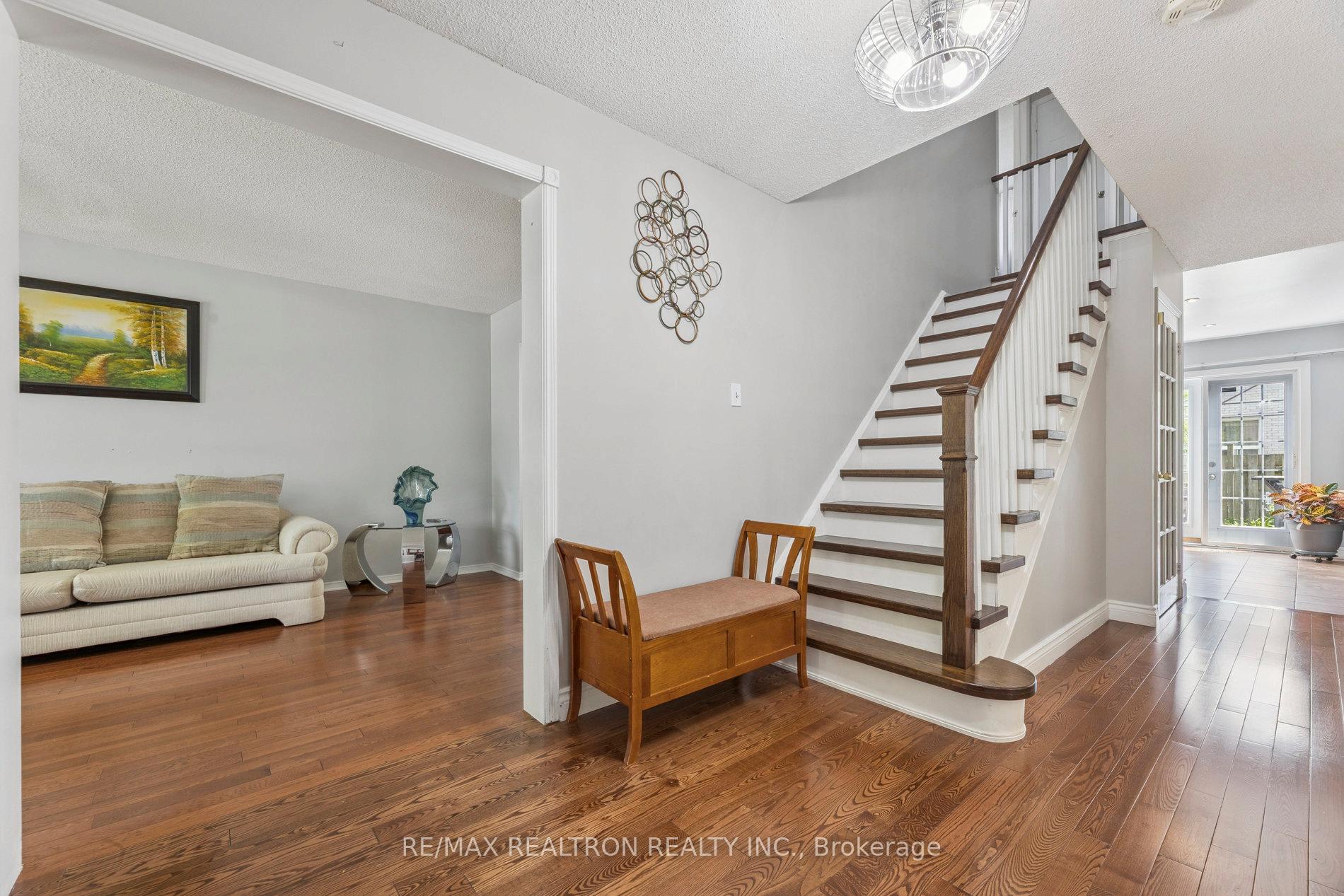 Photo 10 of 6 Gardiner Drive, Ajax, Central — HOMEH