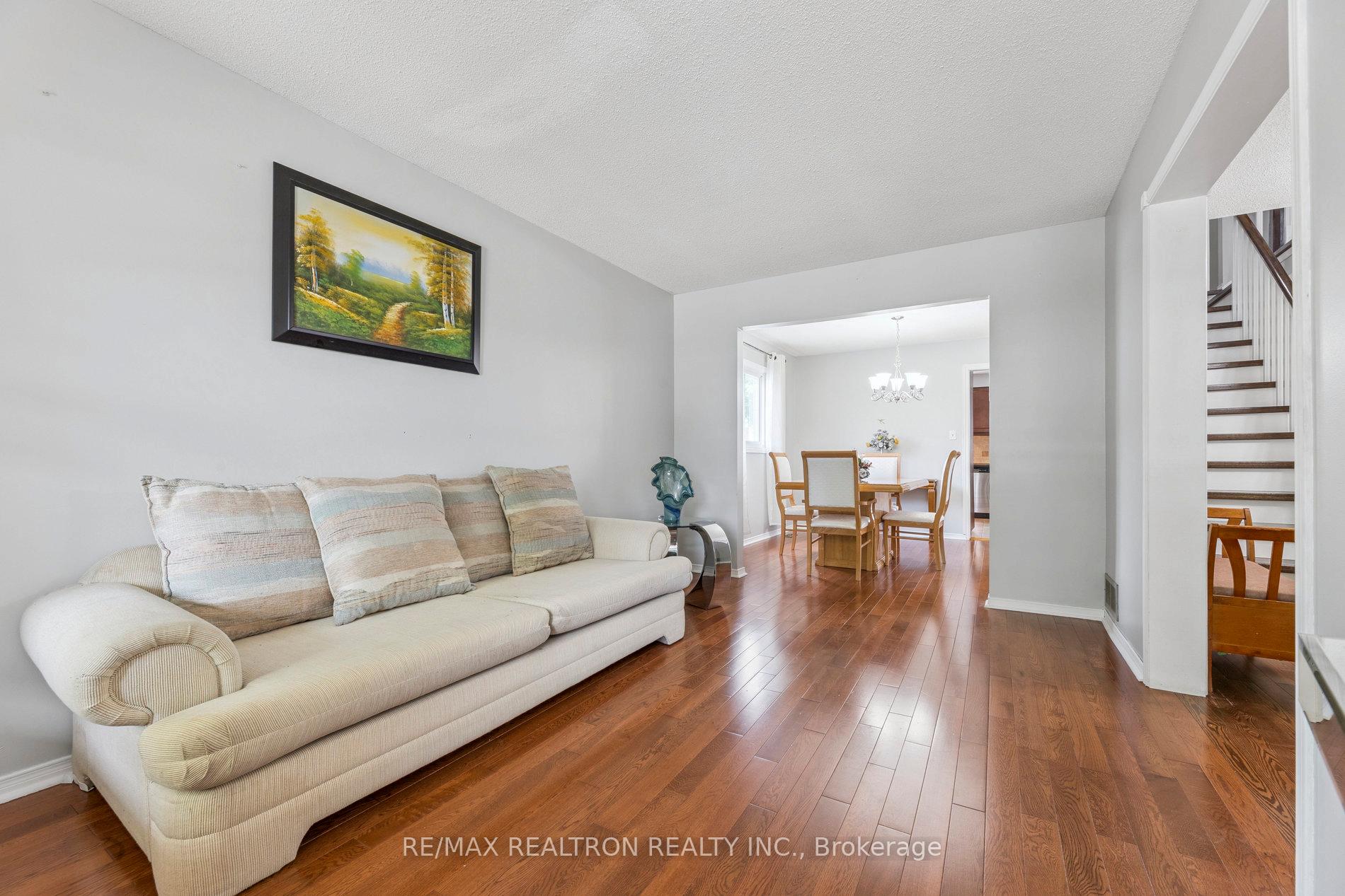 Photo 5 of 6 Gardiner Drive, Ajax, Central — HOMEH