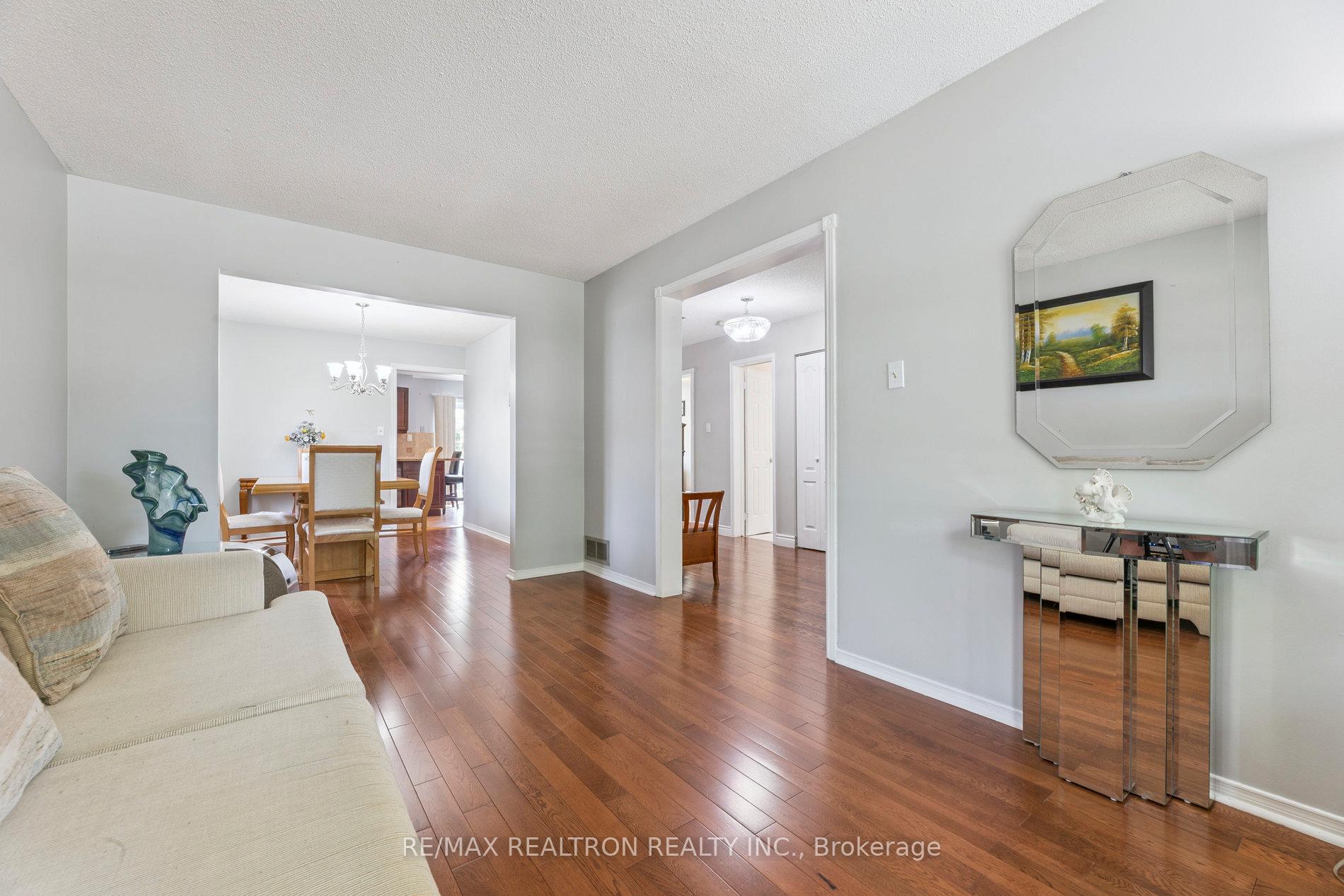 Photo 19 of 6 Gardiner Drive, Ajax, Central — HOMEH