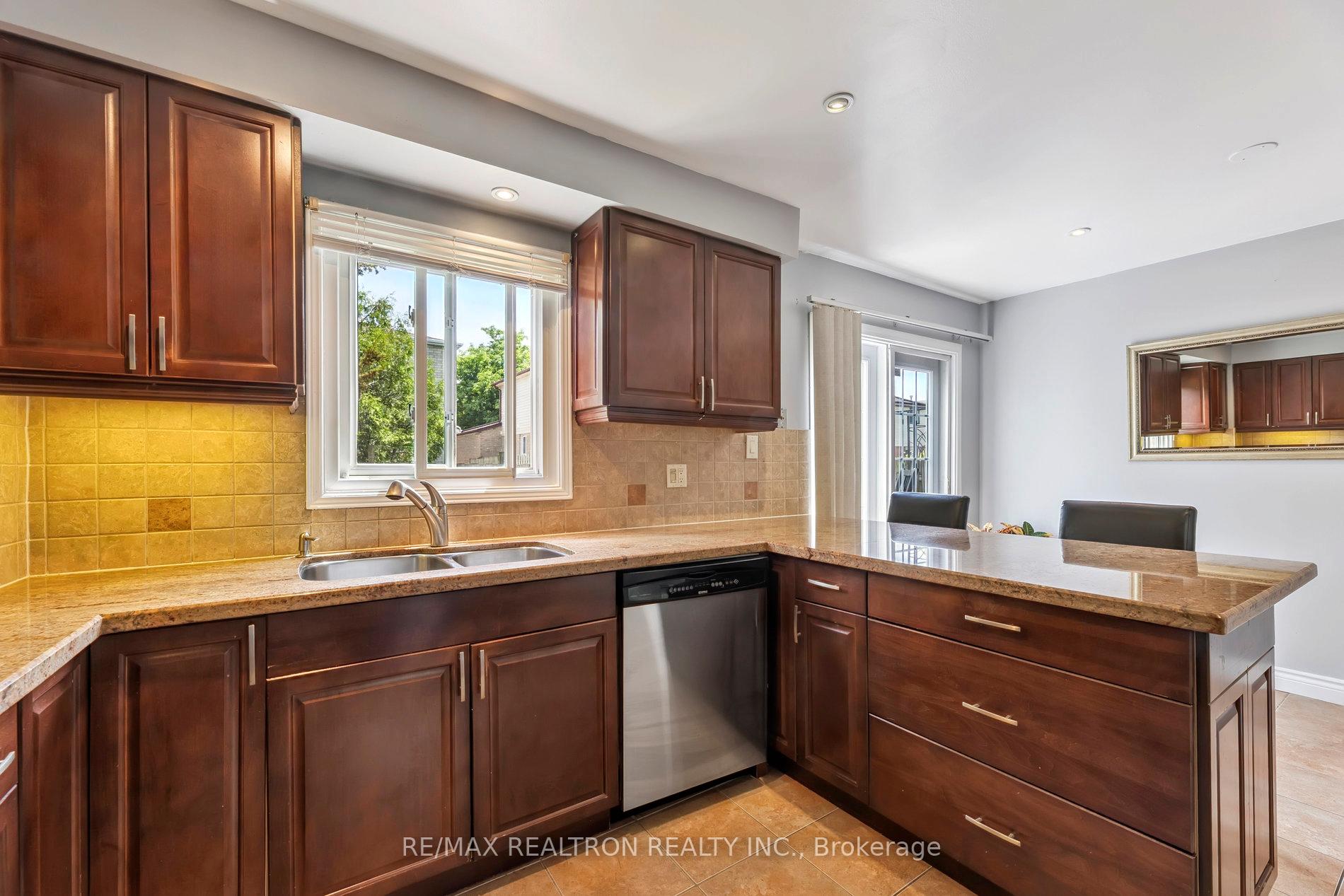 Photo 12 of 6 Gardiner Drive, Ajax, Central — HOMEH