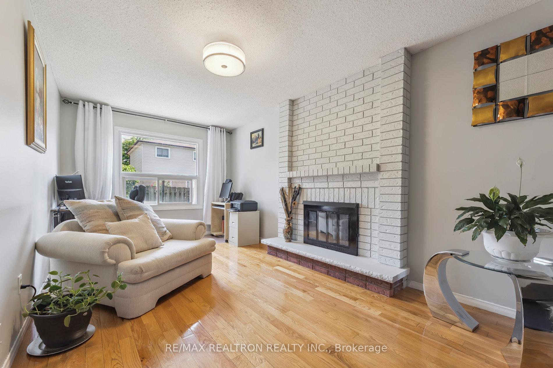 Photo 15 of 6 Gardiner Drive, Ajax, Central — HOMEH