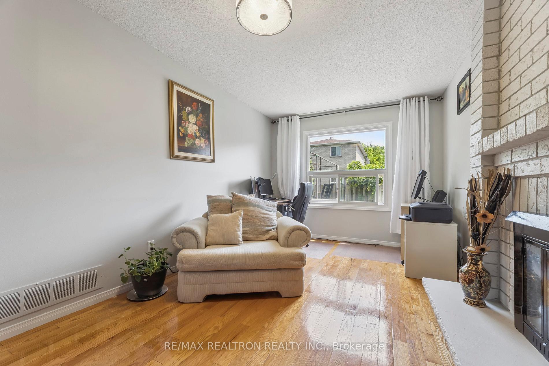 Photo 13 of 6 Gardiner Drive, Ajax, Central — HOMEH