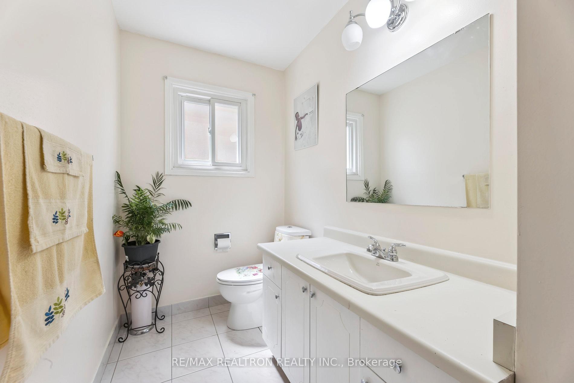Photo 18 of 6 Gardiner Drive, Ajax, Central — HOMEH