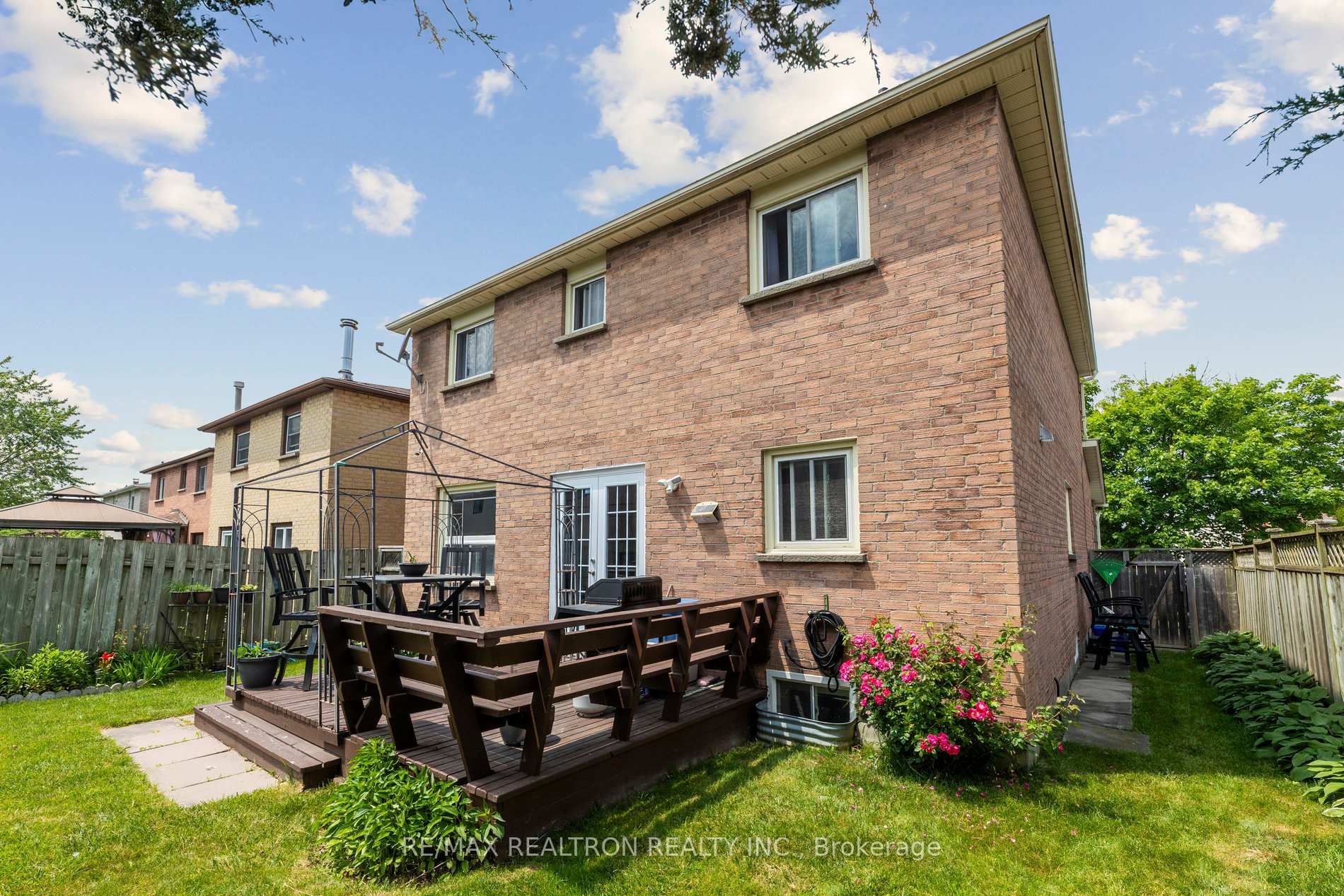 Photo 35 of 6 Gardiner Drive, Ajax, Central — HOMEH