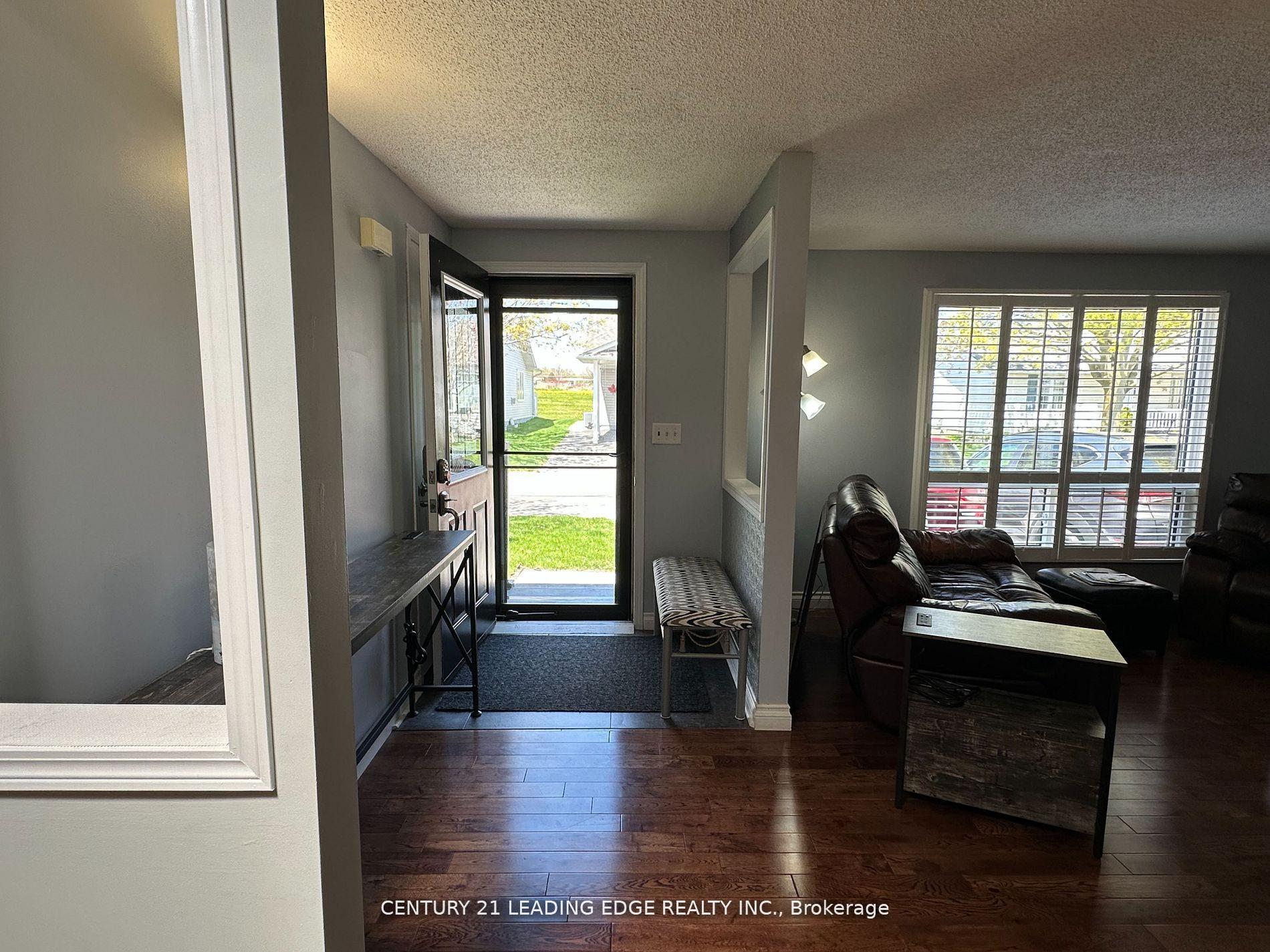 Photo 2 of 93 Wilmot Trail, Clarington, Bowmanville — HOMEH