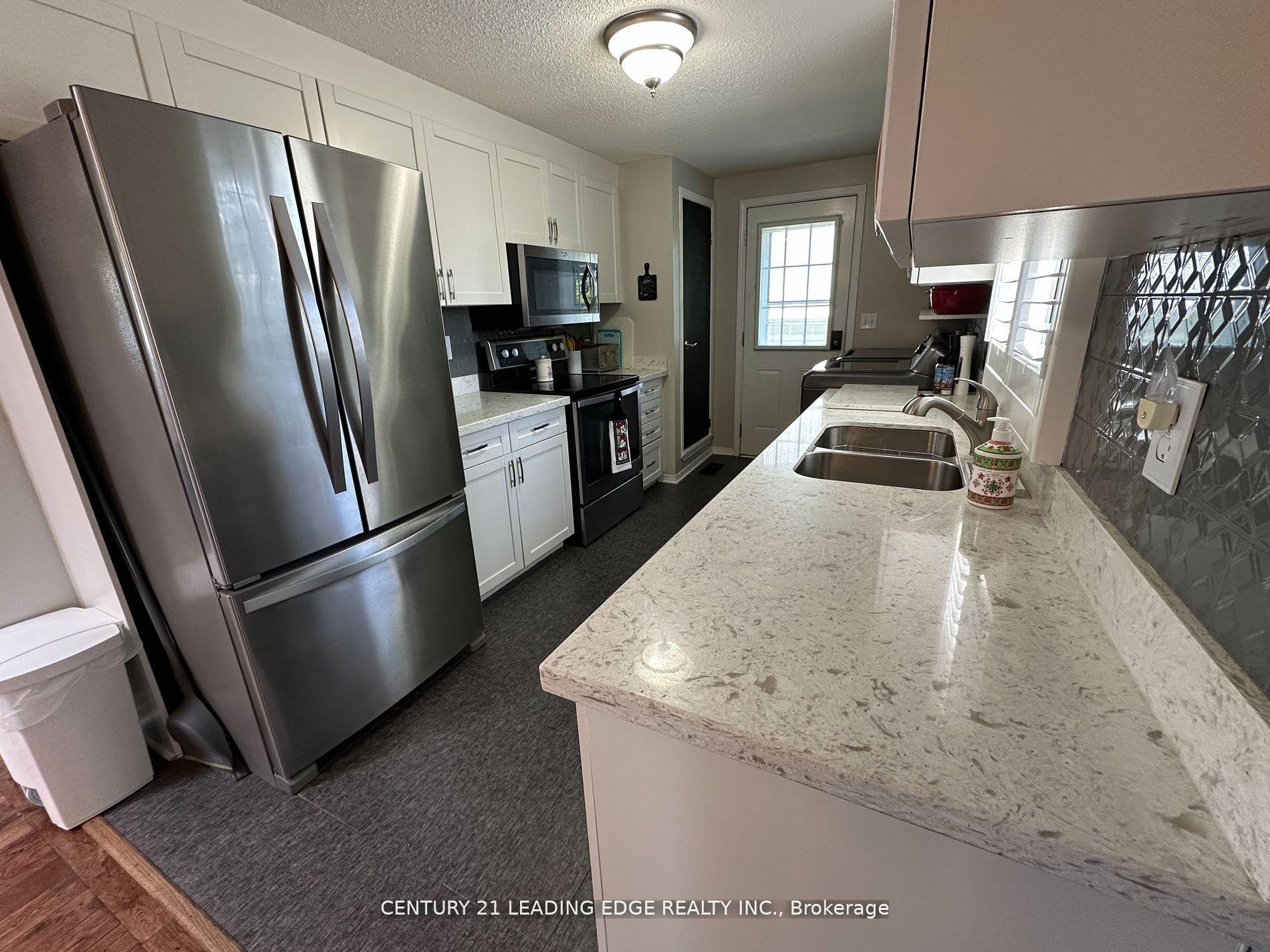 Photo 6 of 93 Wilmot Trail, Clarington, Bowmanville — HOMEH