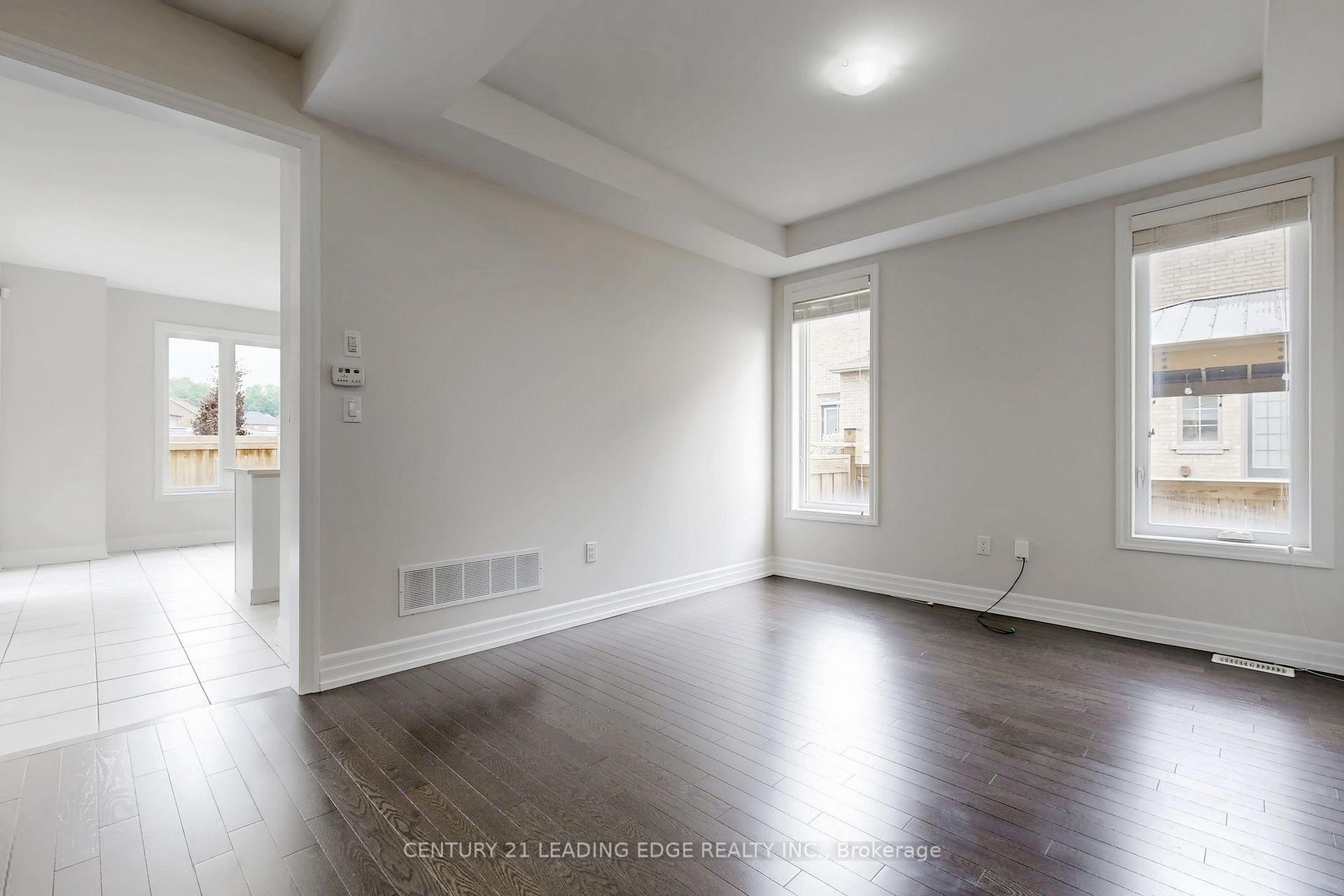 Photo 5 of 48 Micklefield Avenue, Whitby, Williamsburg — HOMEH
