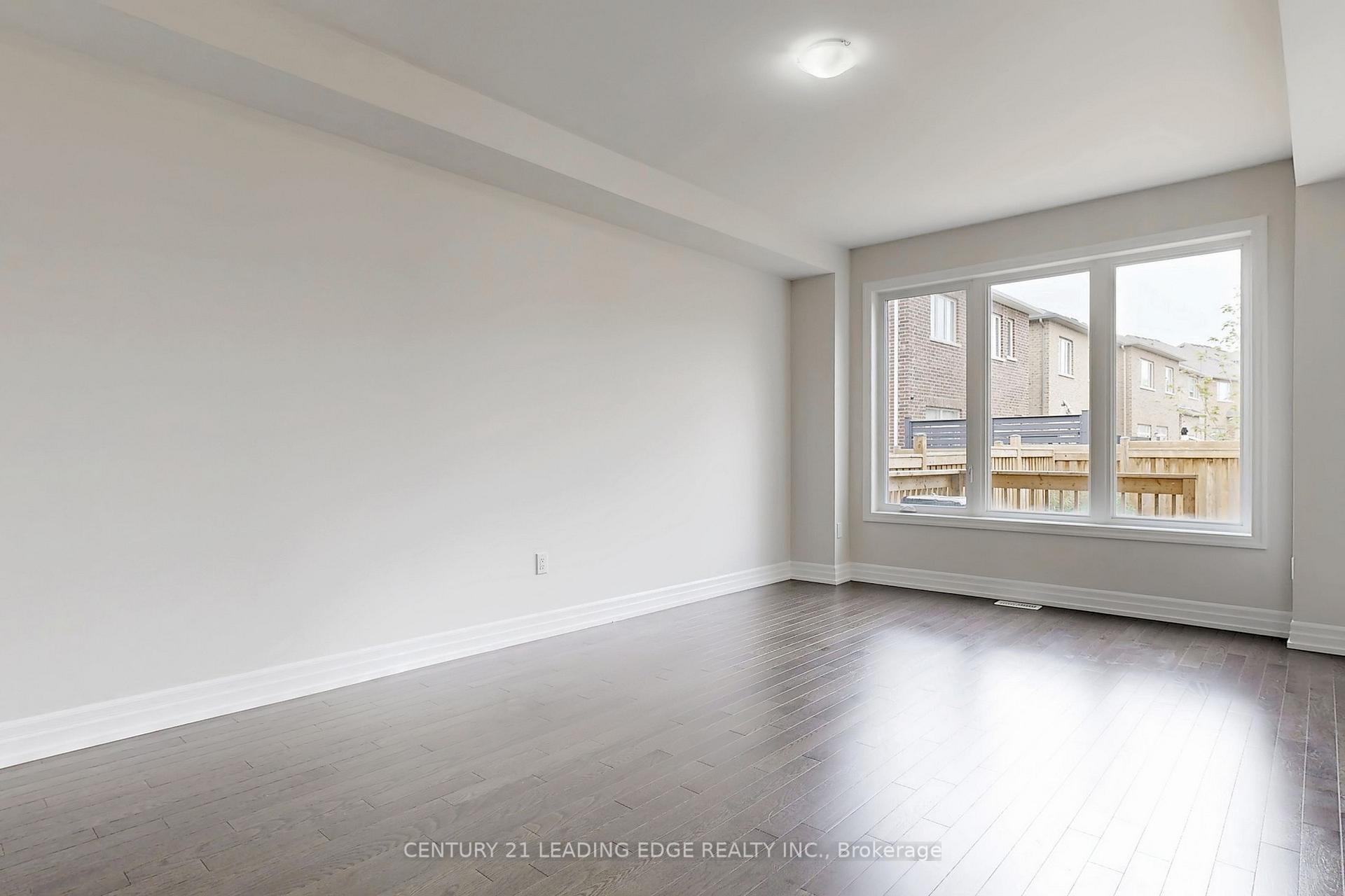 Photo 17 of 48 Micklefield Avenue, Whitby, Williamsburg — HOMEH