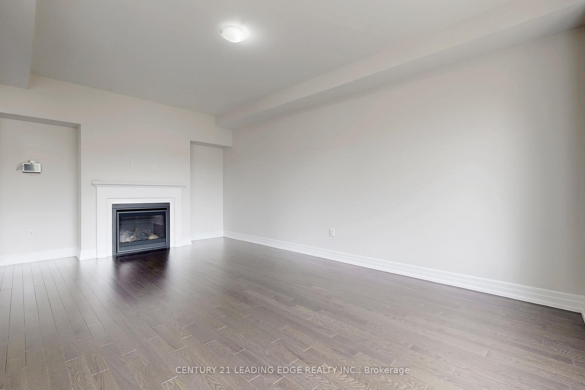 Photo 4 of 48 Micklefield Avenue, Whitby, Williamsburg — HOMEH
