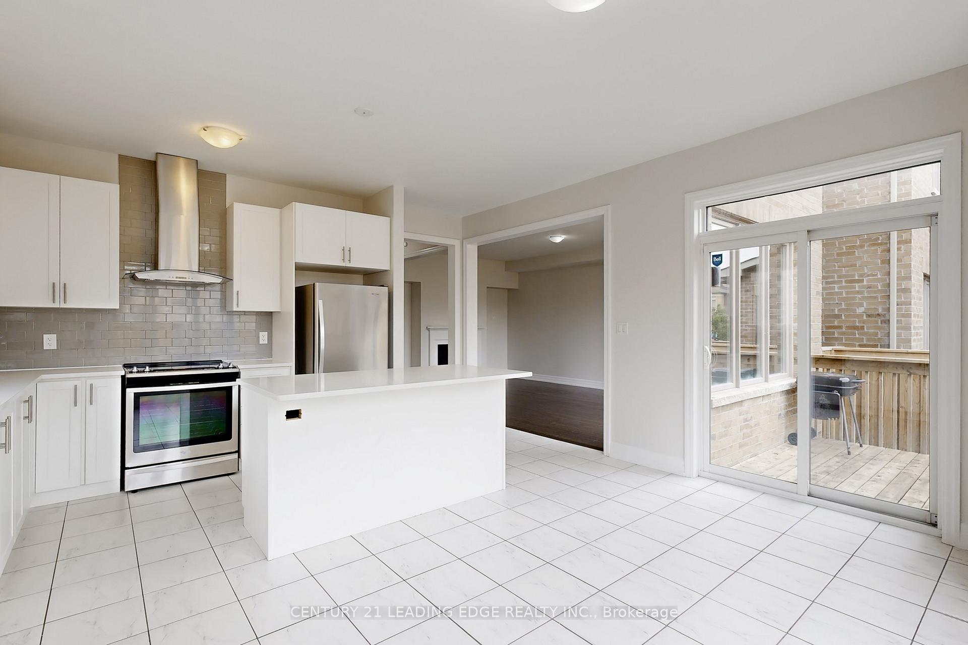 Photo 7 of 48 Micklefield Avenue, Whitby, Williamsburg — HOMEH