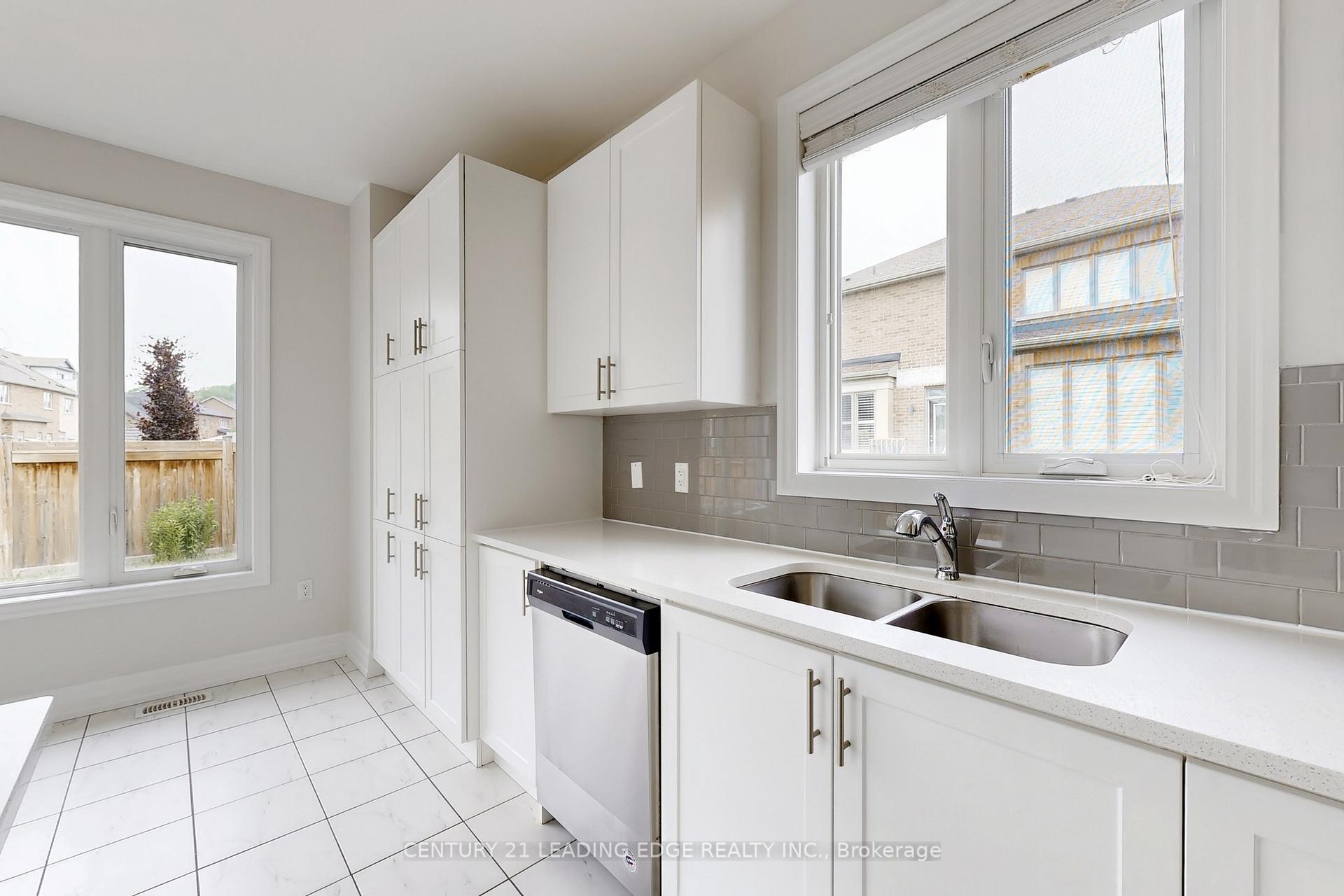 Photo 8 of 48 Micklefield Avenue, Whitby, Williamsburg — HOMEH