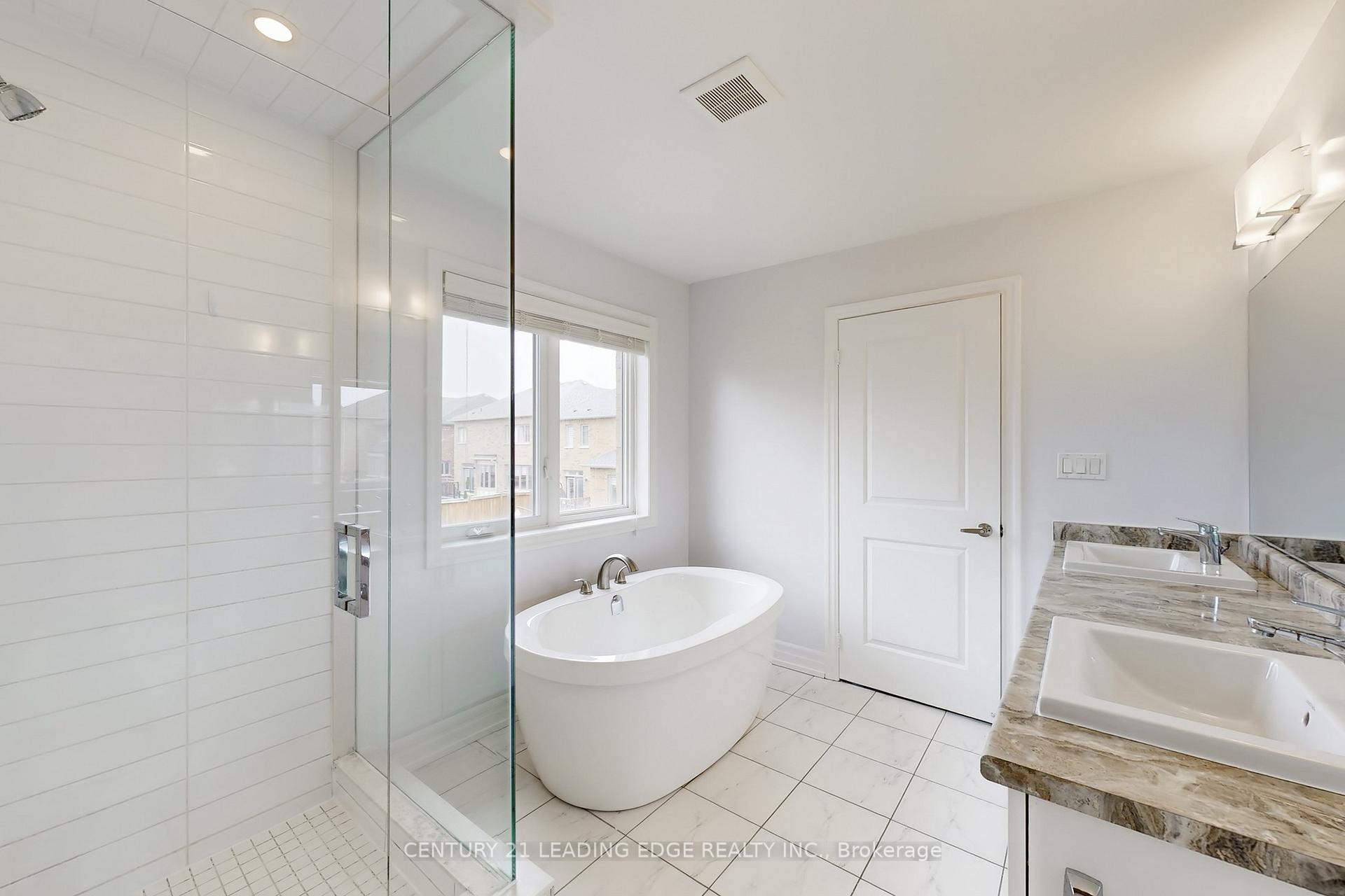 Photo 27 of 48 Micklefield Avenue, Whitby, Williamsburg — HOMEH