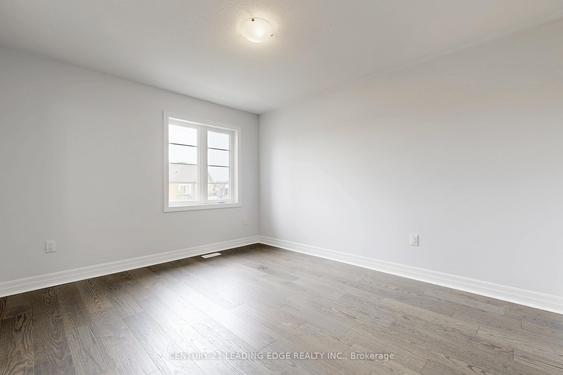 Photo 33 of 48 Micklefield Avenue, Whitby, Williamsburg — HOMEH