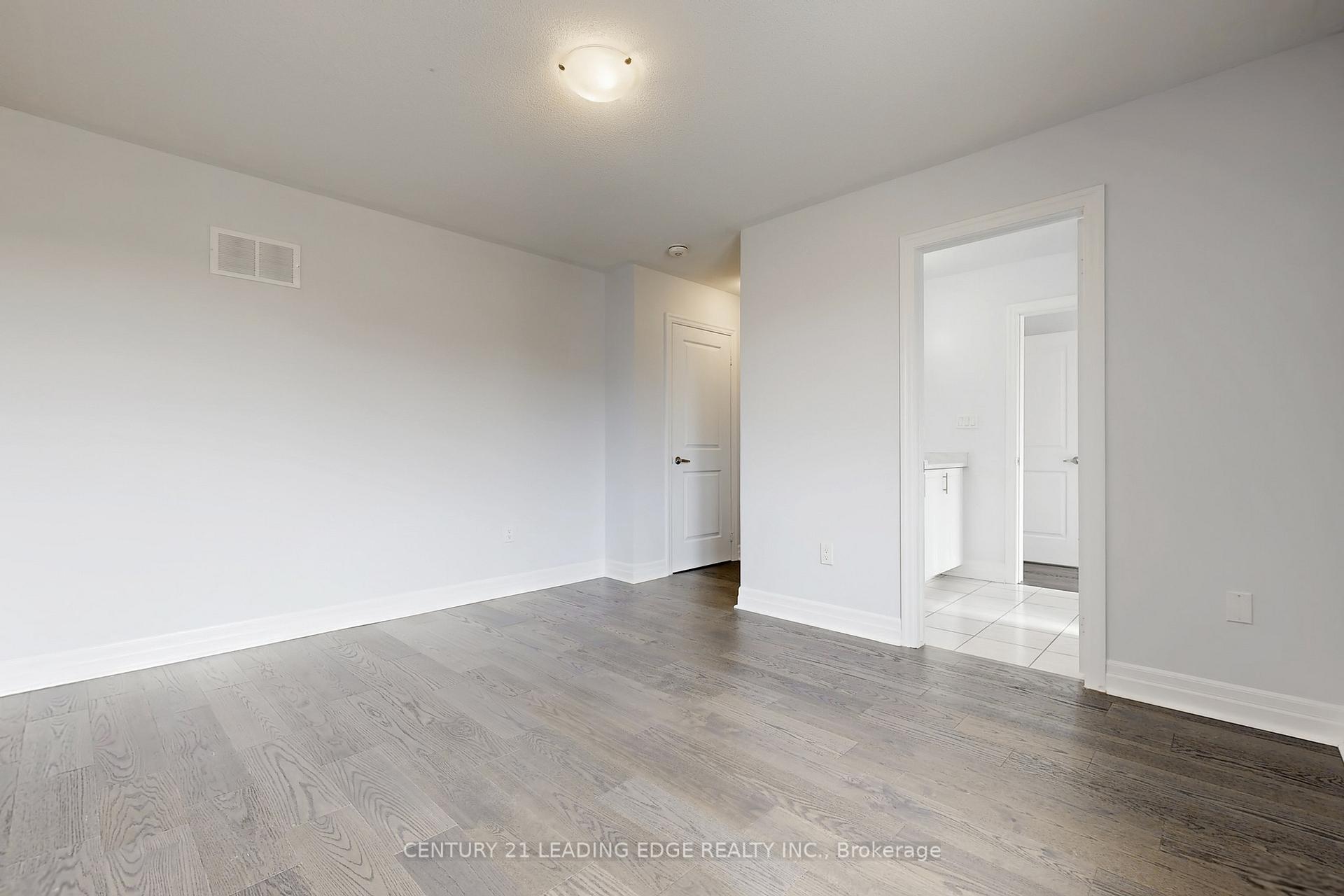 Photo 34 of 48 Micklefield Avenue, Whitby, Williamsburg — HOMEH