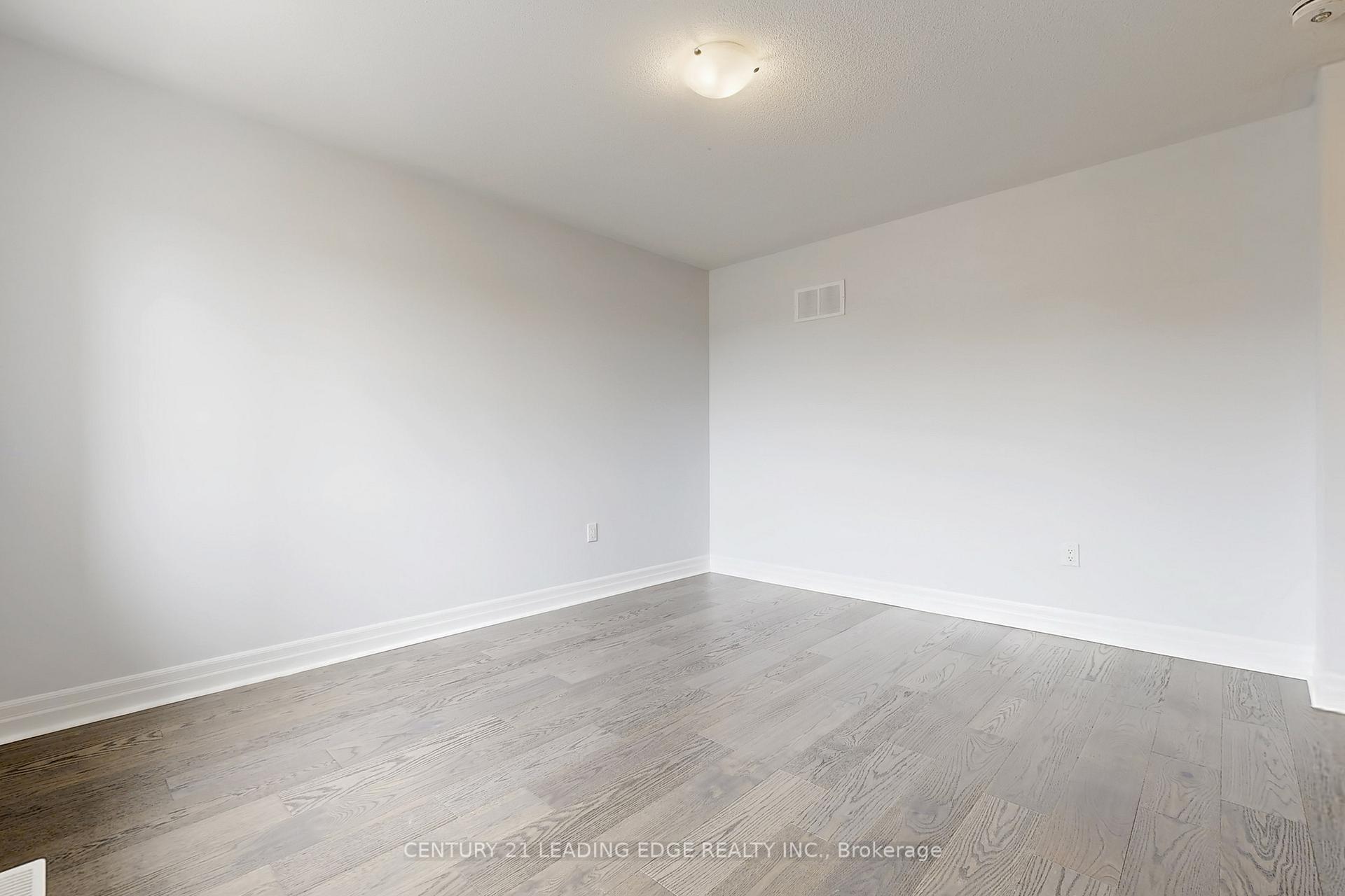 Photo 45 of 48 Micklefield Avenue, Whitby, Williamsburg — HOMEH