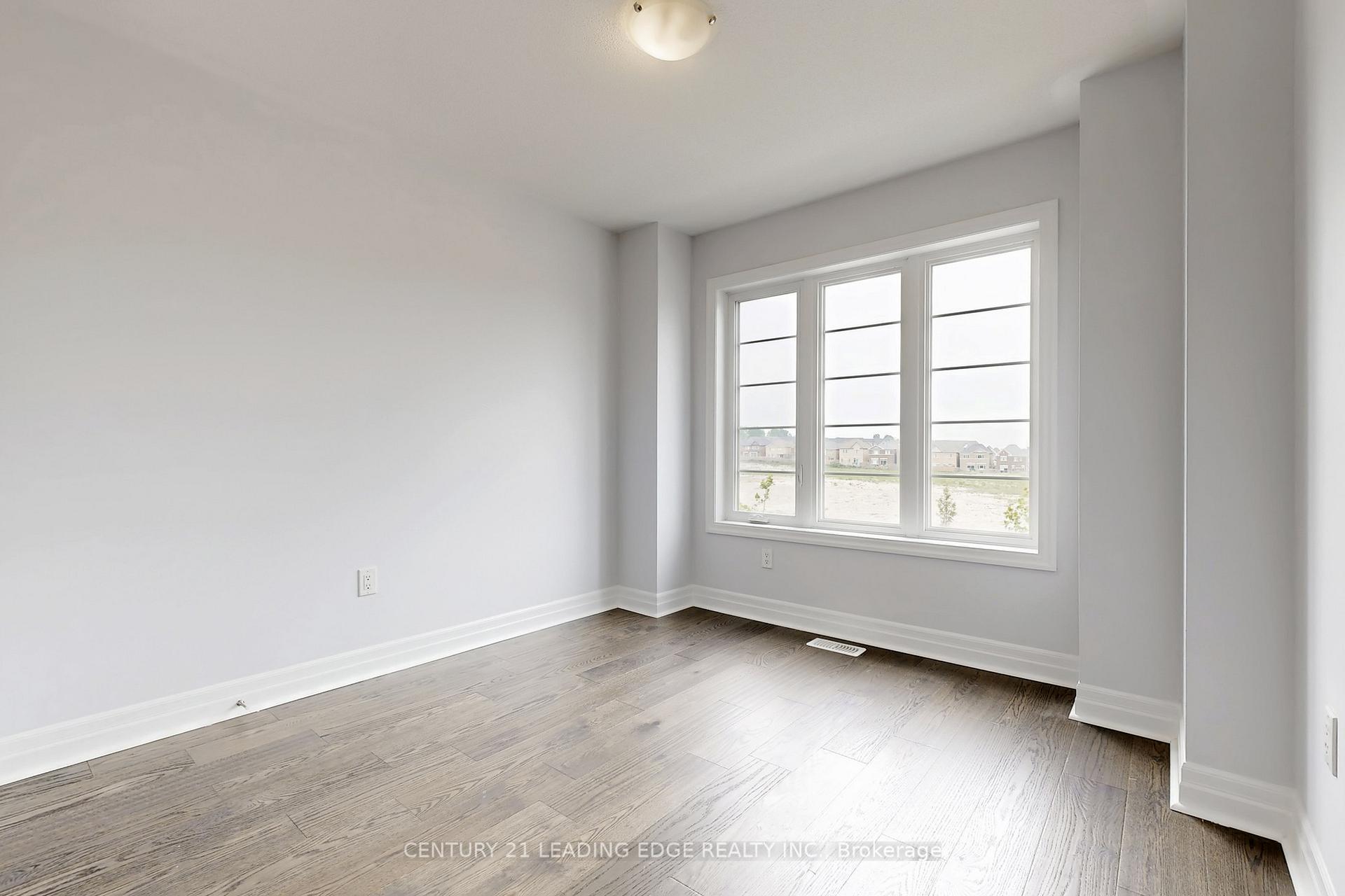 Photo 39 of 48 Micklefield Avenue, Whitby, Williamsburg — HOMEH