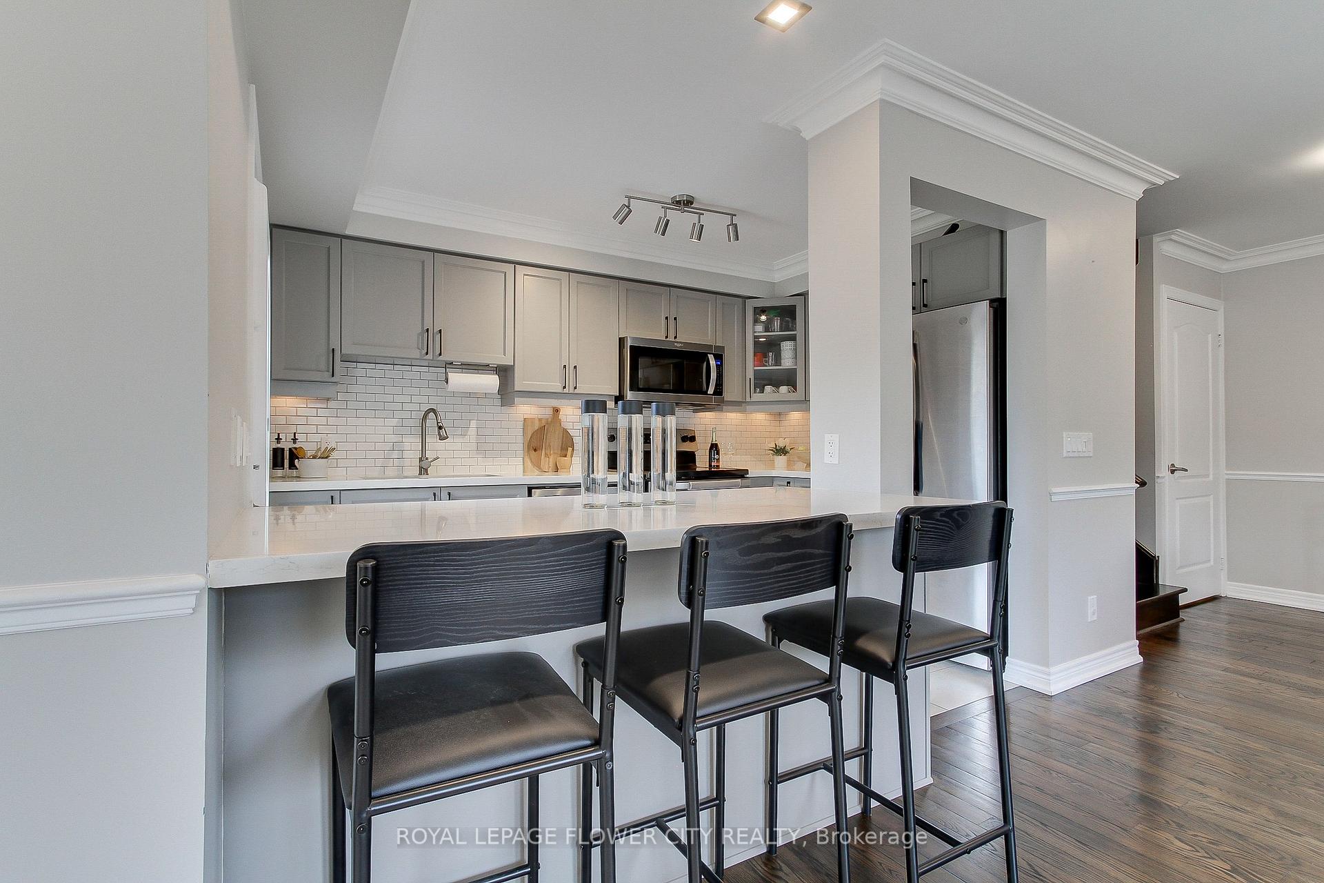 Photo 11 of 2 Lander Crescent, Clarington, Bowmanville — HOMEH